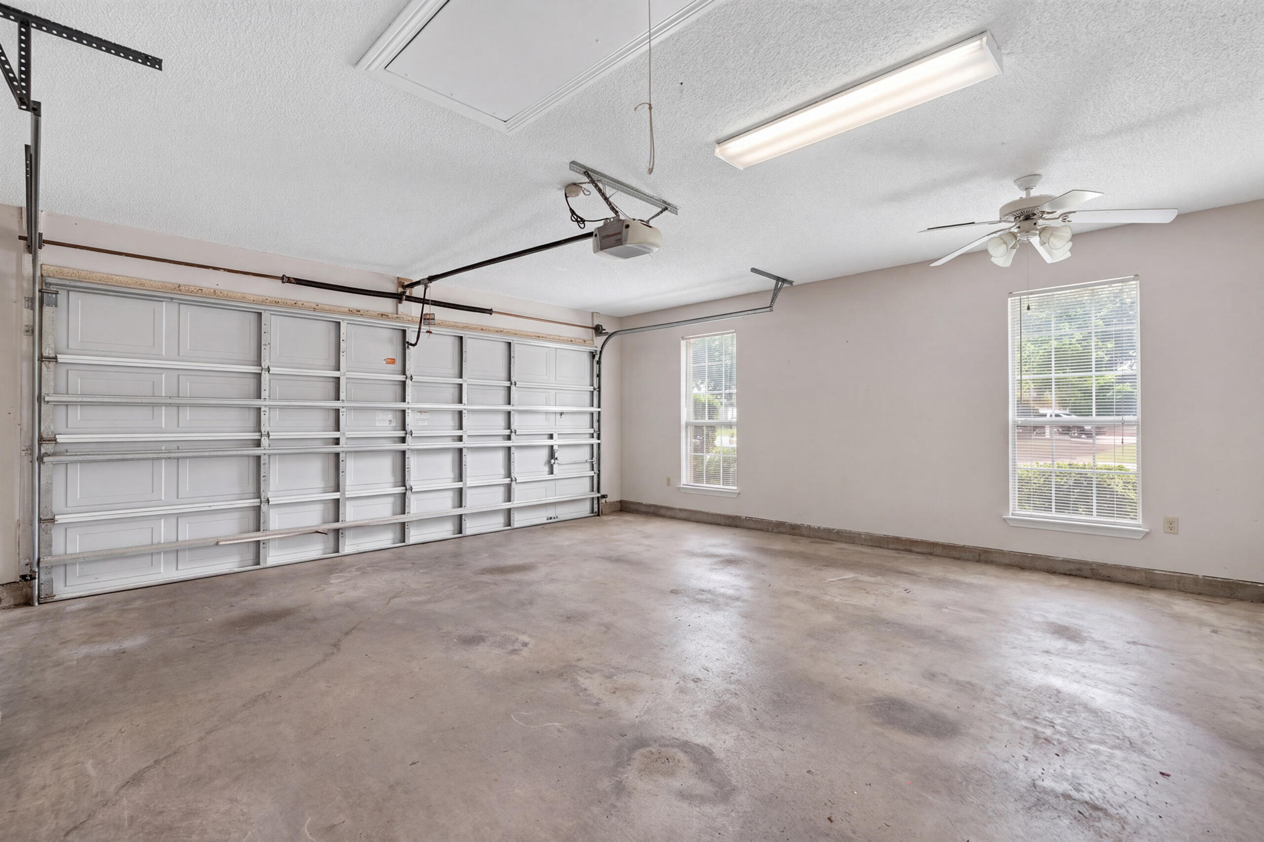 SILVER OAKS PH 1 - Residential