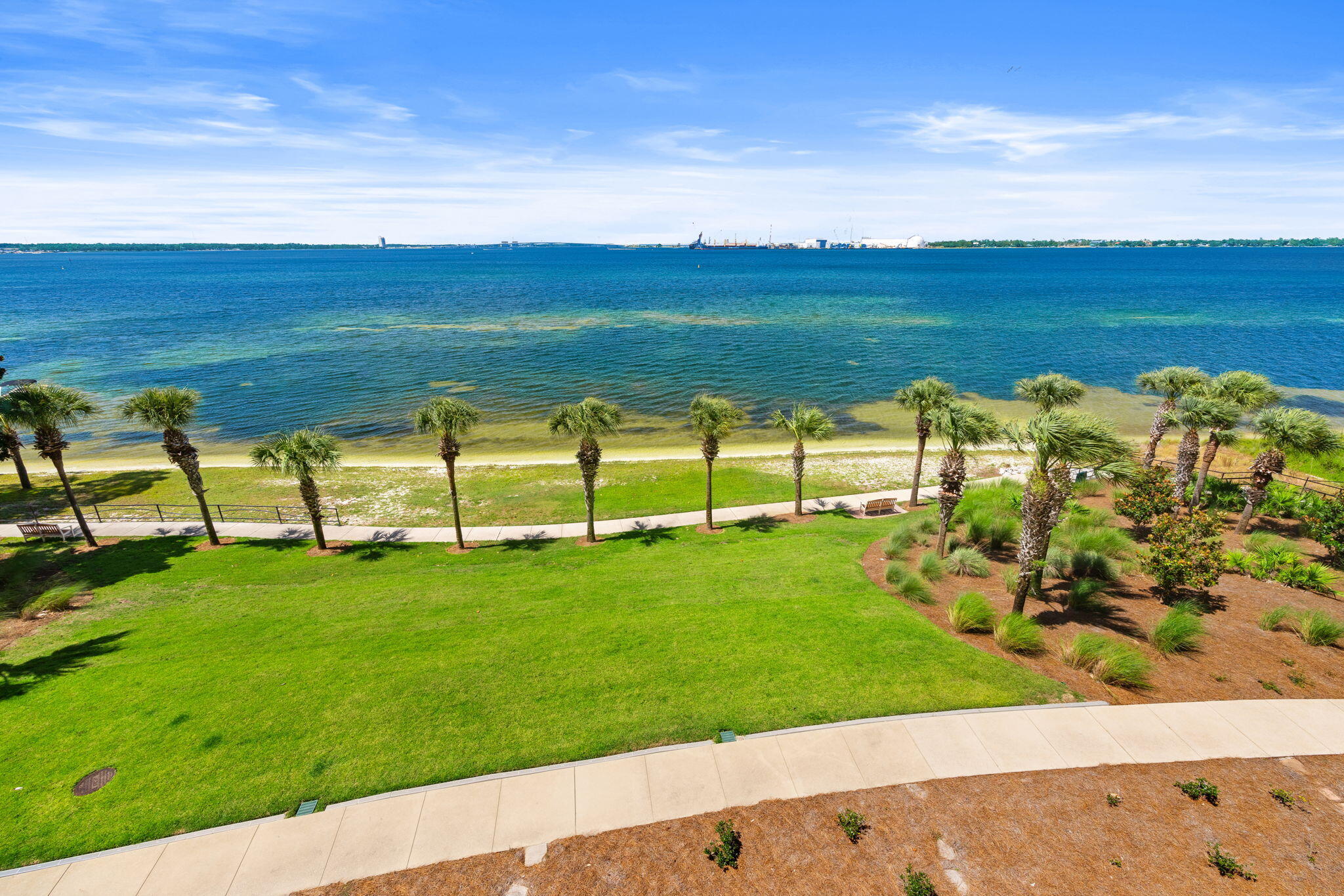 Magnolia Bay Club - Residential