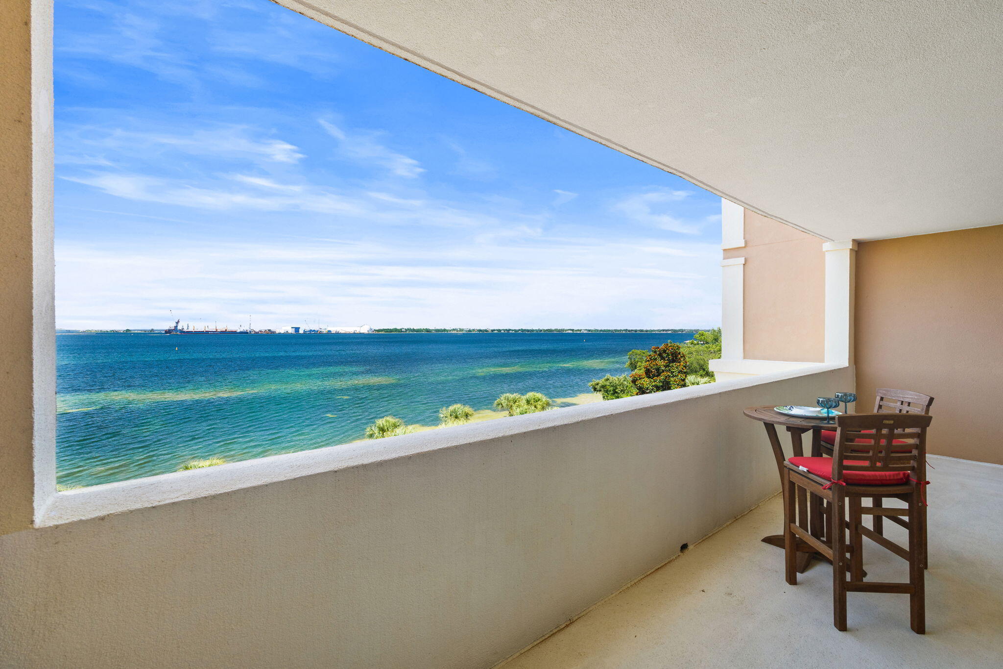 Magnolia Bay Club - Residential