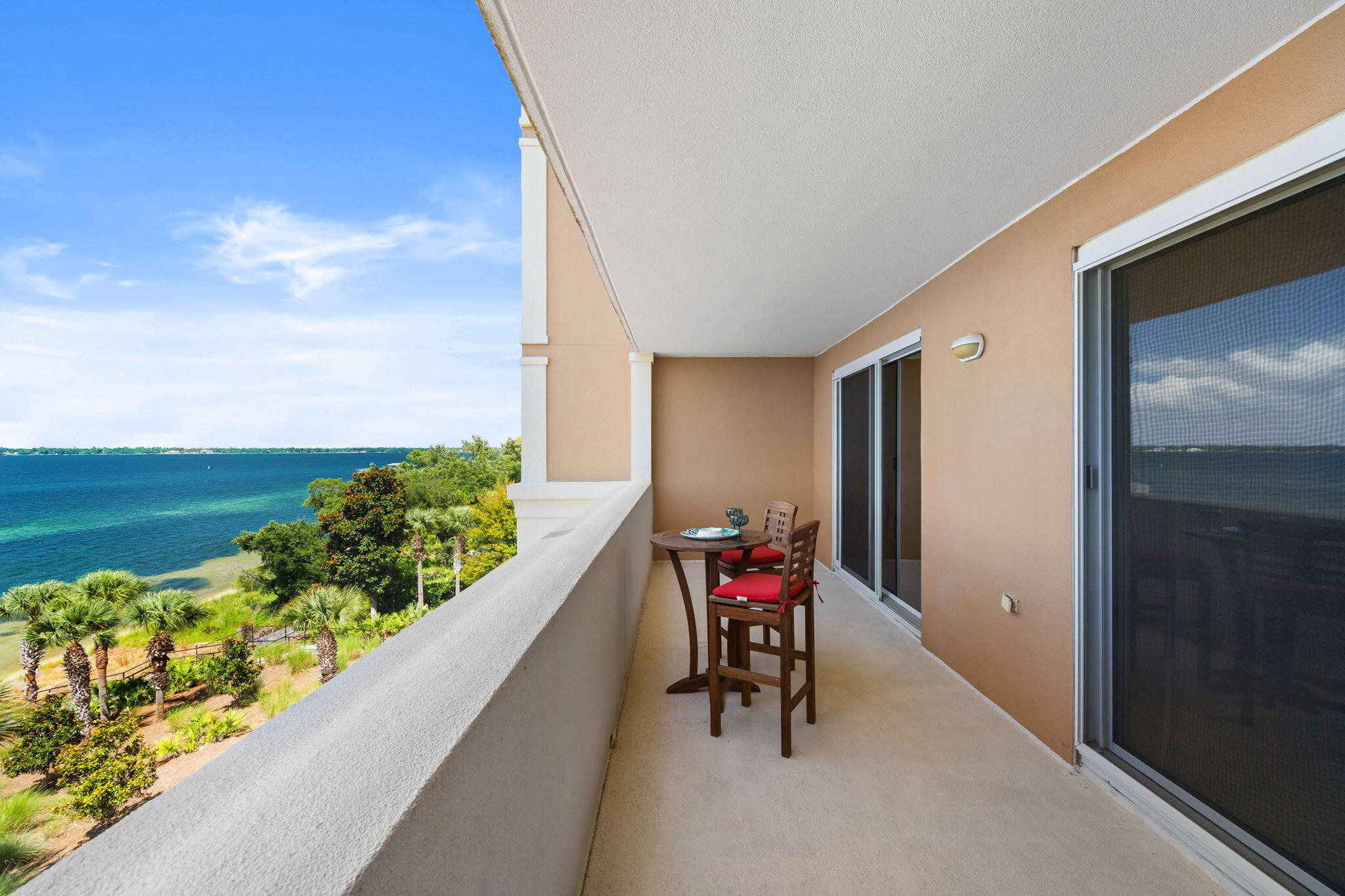 Magnolia Bay Club - Residential