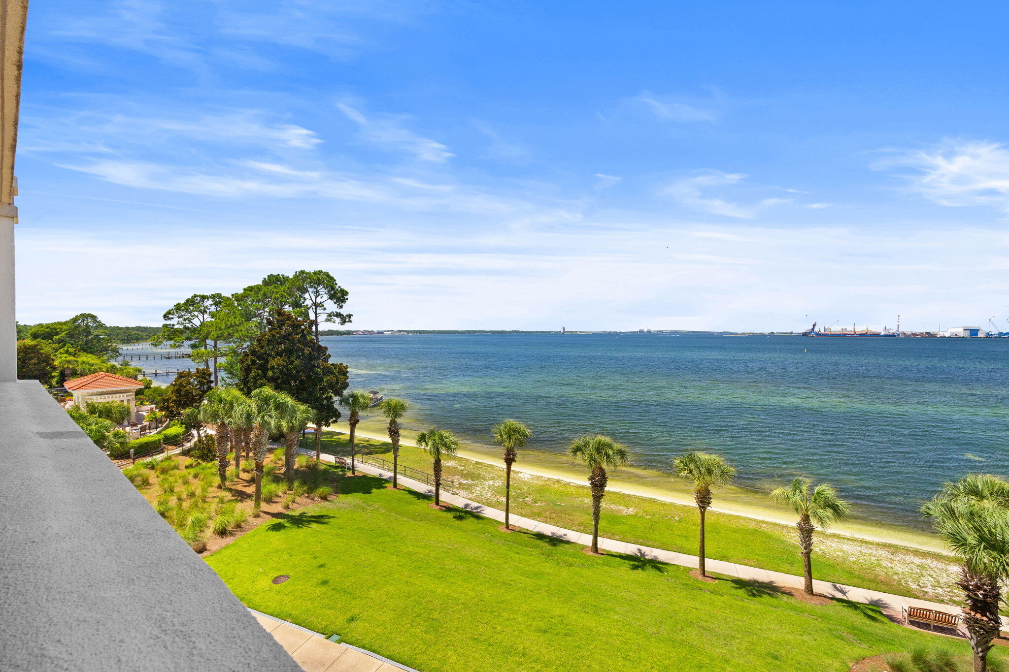 Magnolia Bay Club - Residential