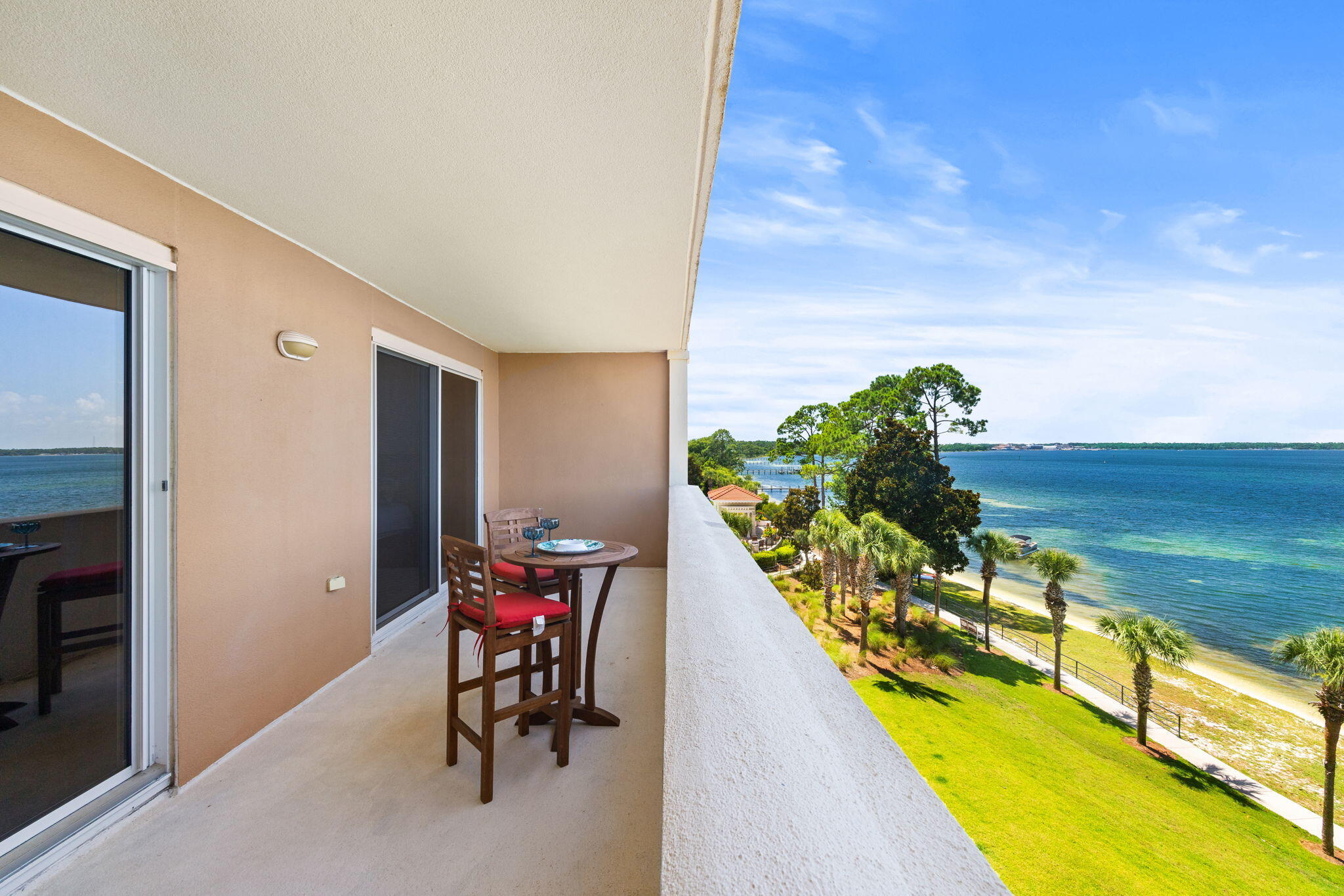 Magnolia Bay Club - Residential