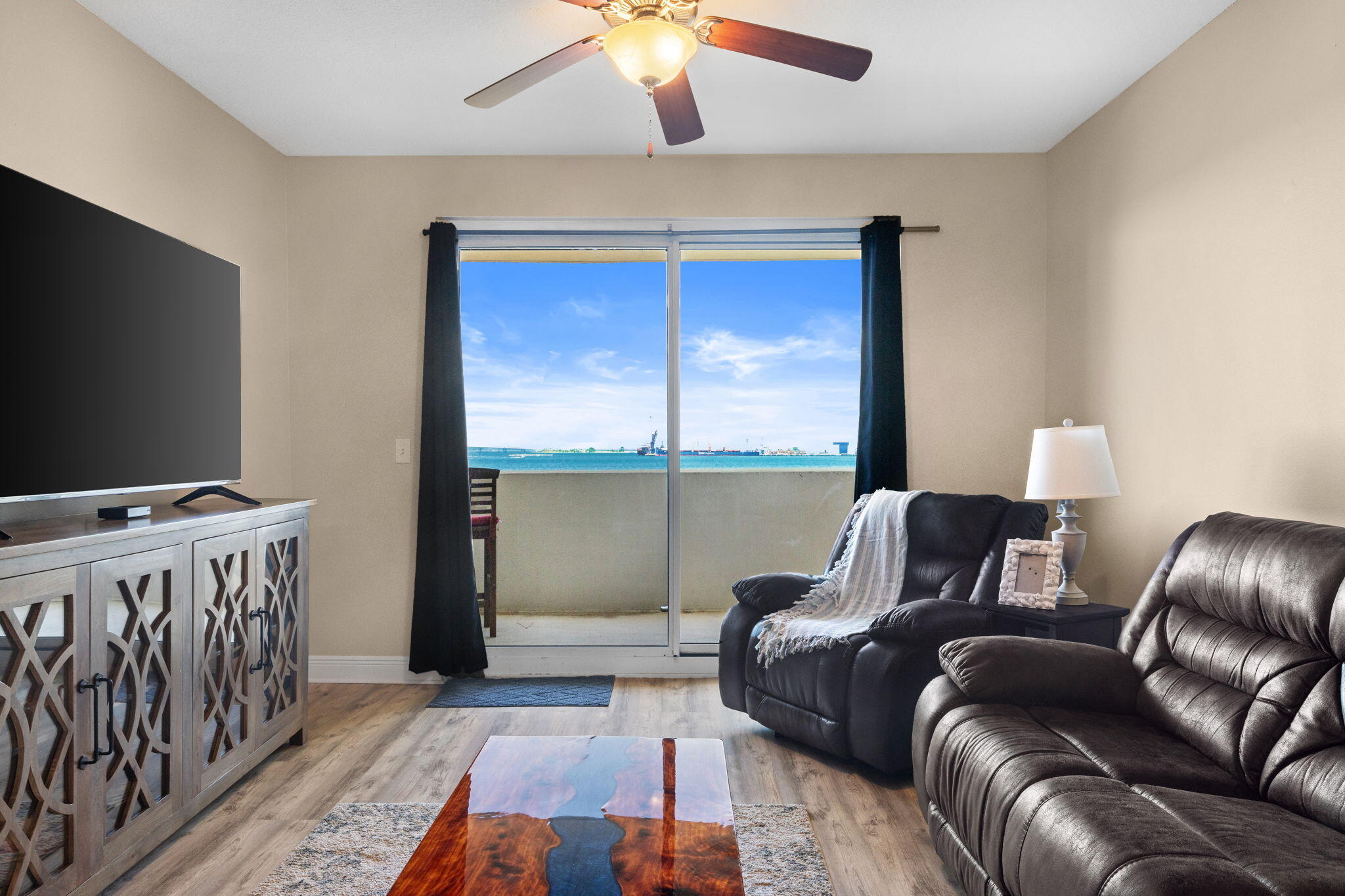 Magnolia Bay Club - Residential