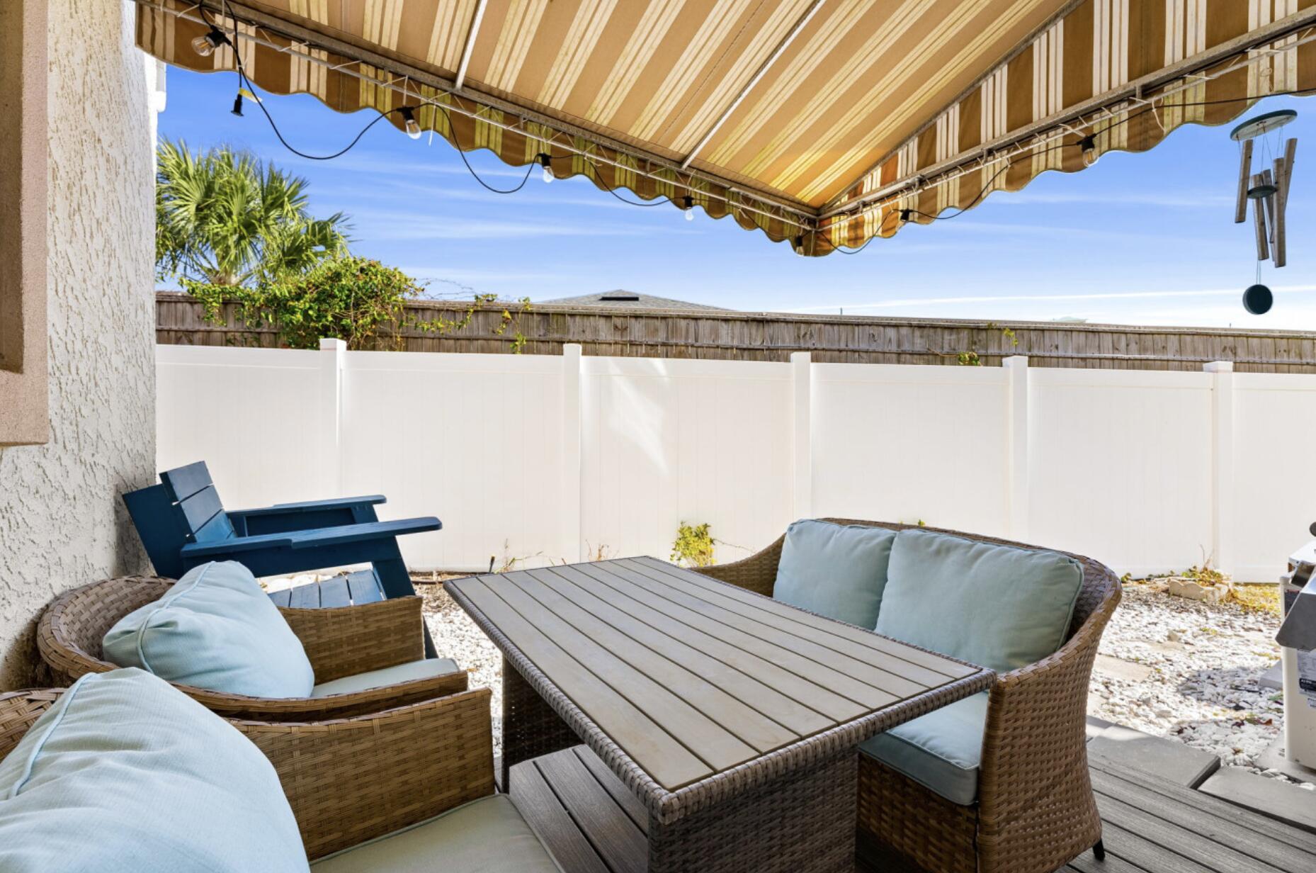 The Palms Townhomes - Residential