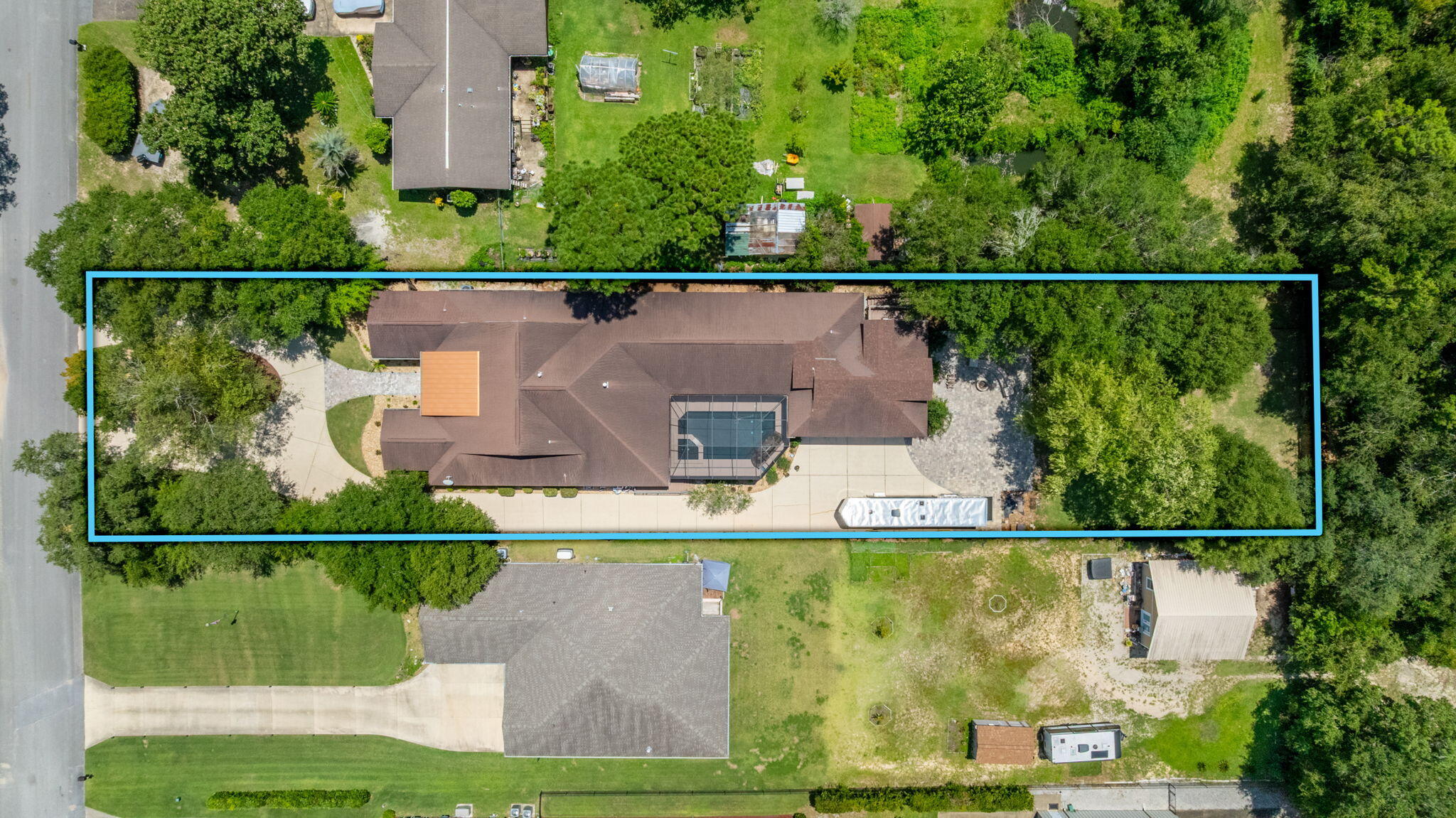 WOODLAND SHORES - Residential