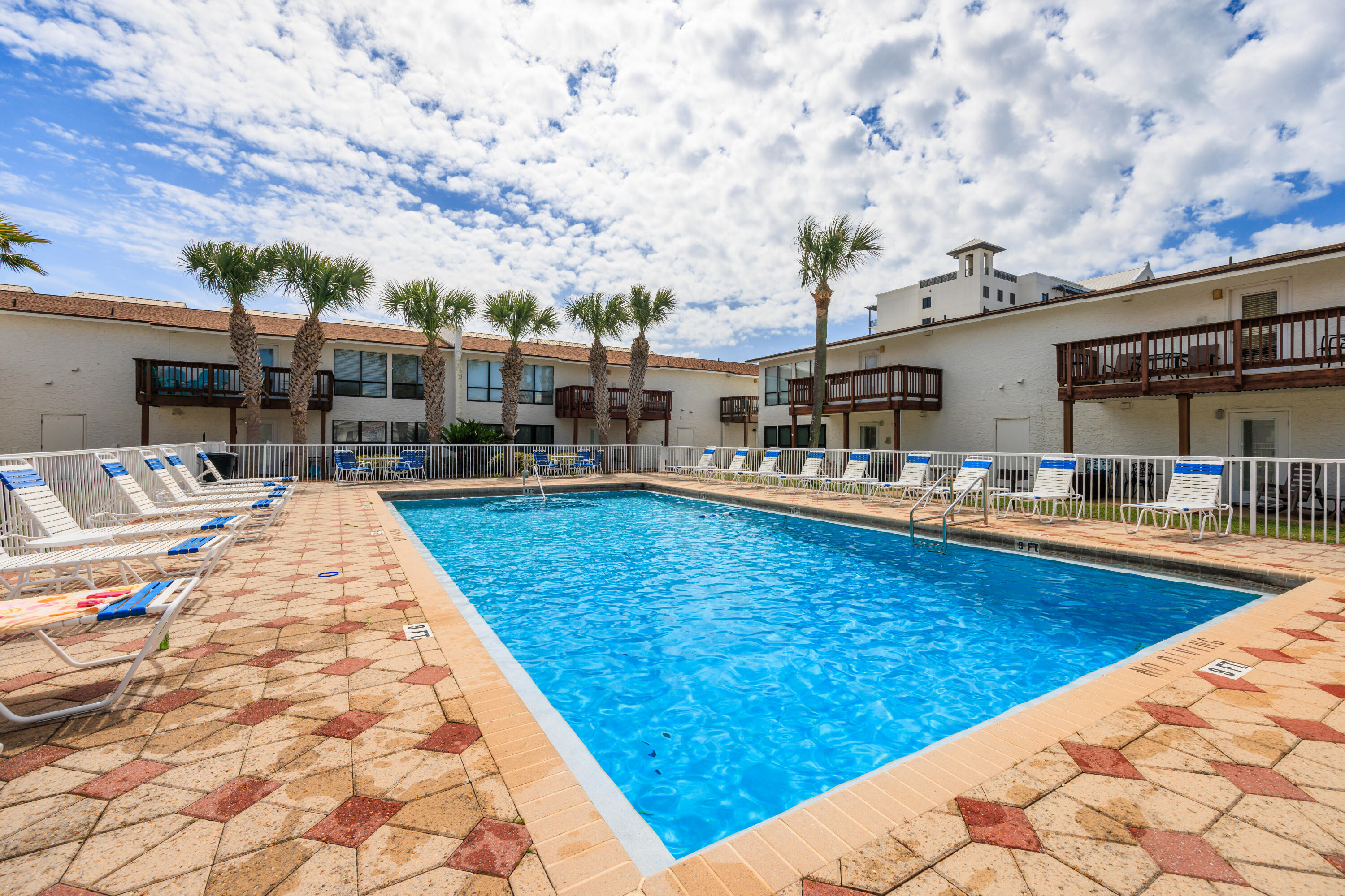 BEACHVIEW CONDOMINIUM - Residential