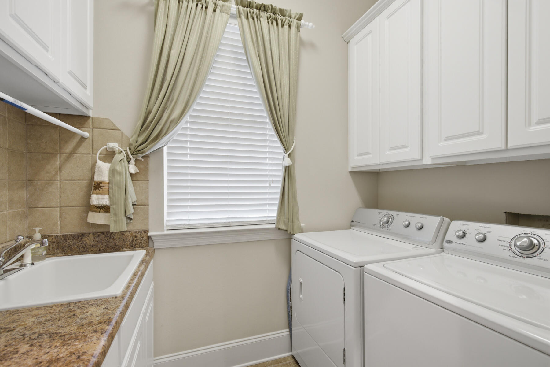 EMERALD BAY PH 1A - Residential