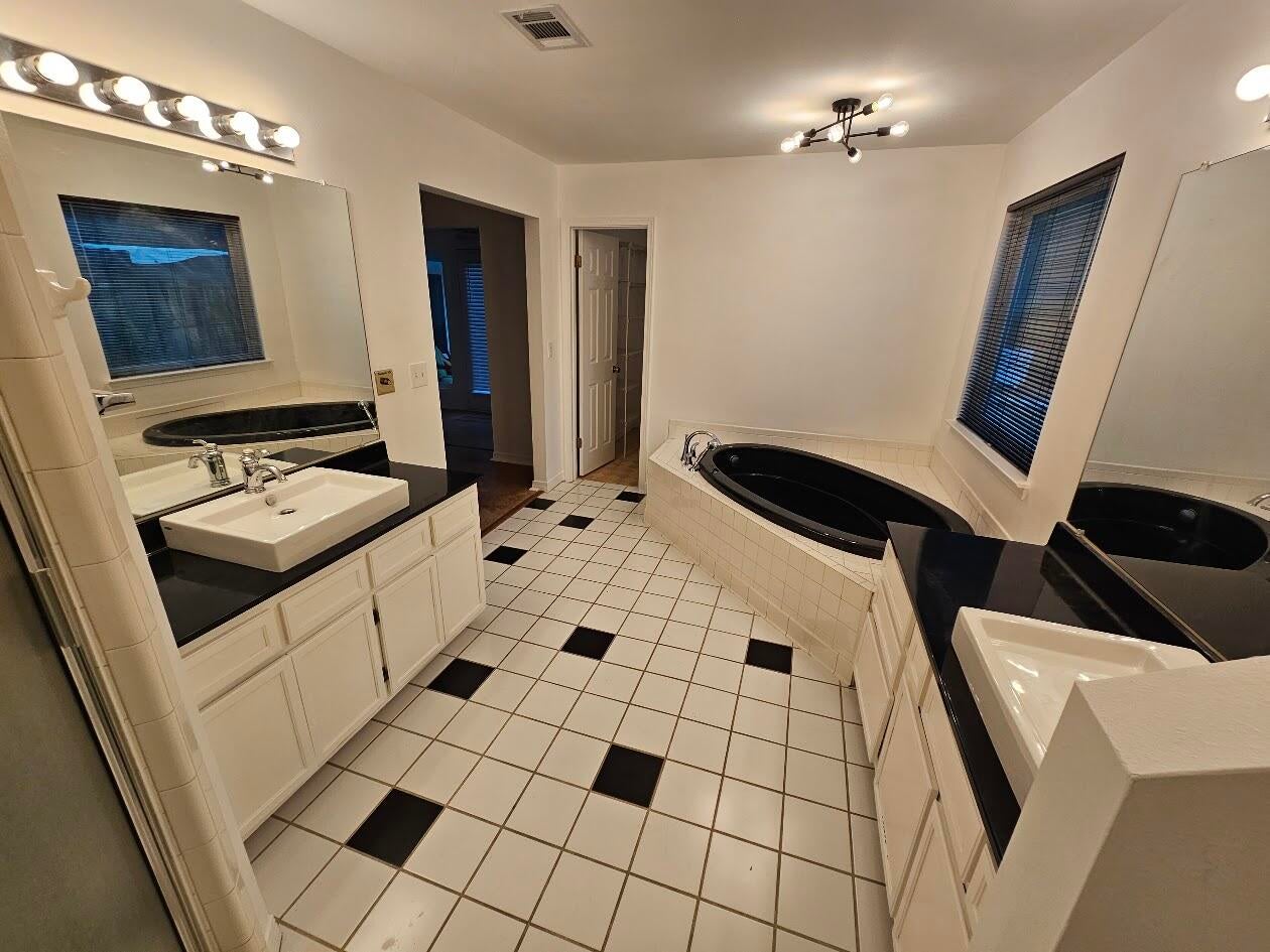 BAYVIEW MANOR 1ST ADDN - Residential