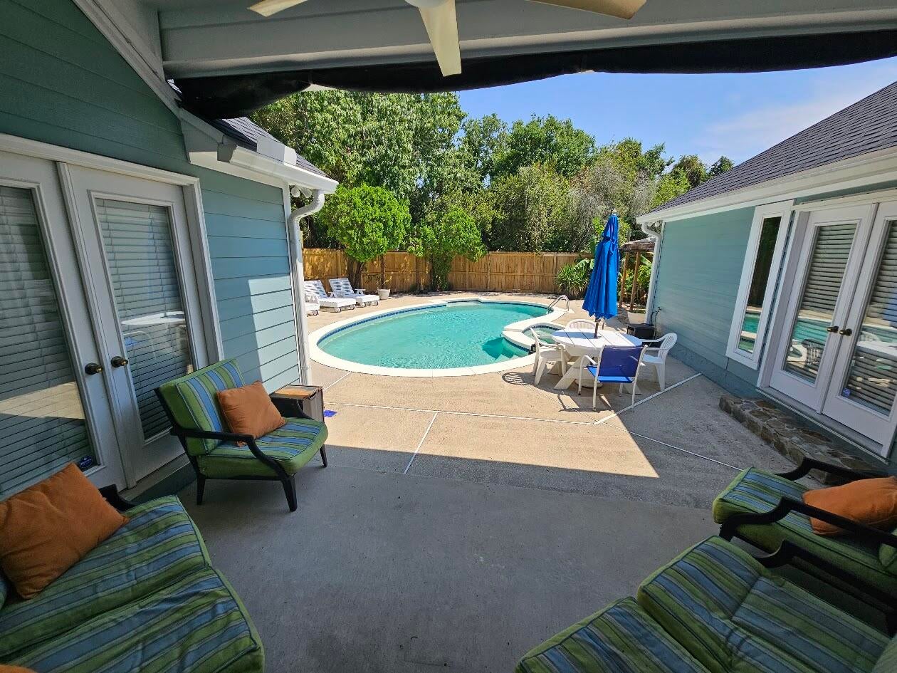 BAYVIEW MANOR 1ST ADDN - Residential