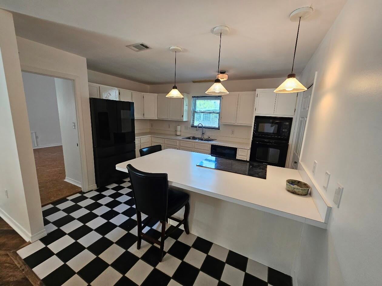 BAYVIEW MANOR 1ST ADDN - Residential