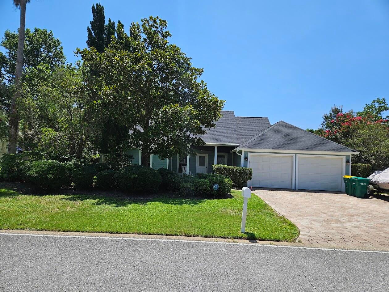 BAYVIEW MANOR 1ST ADDN - Residential