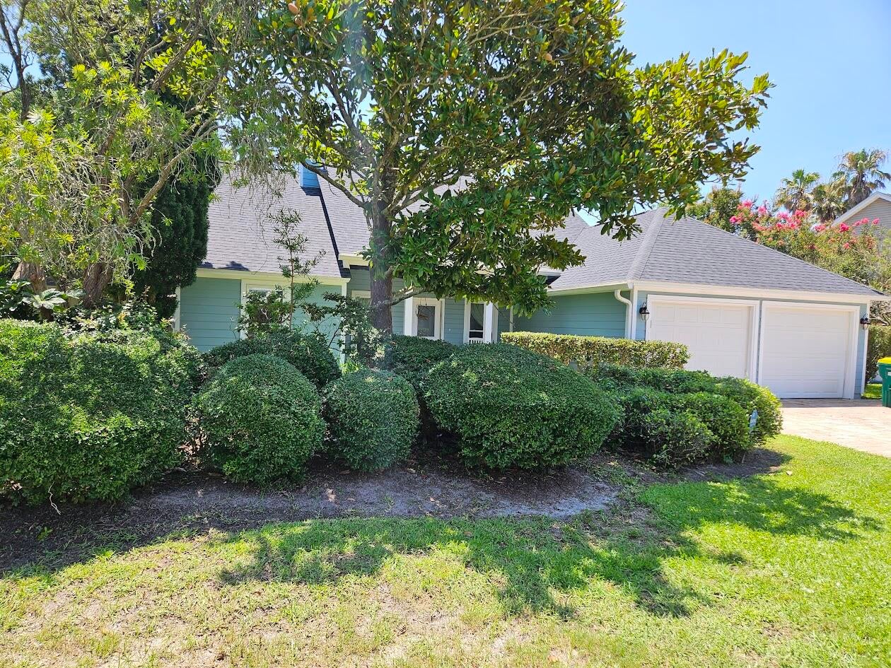BAYVIEW MANOR 1ST ADDN - Residential