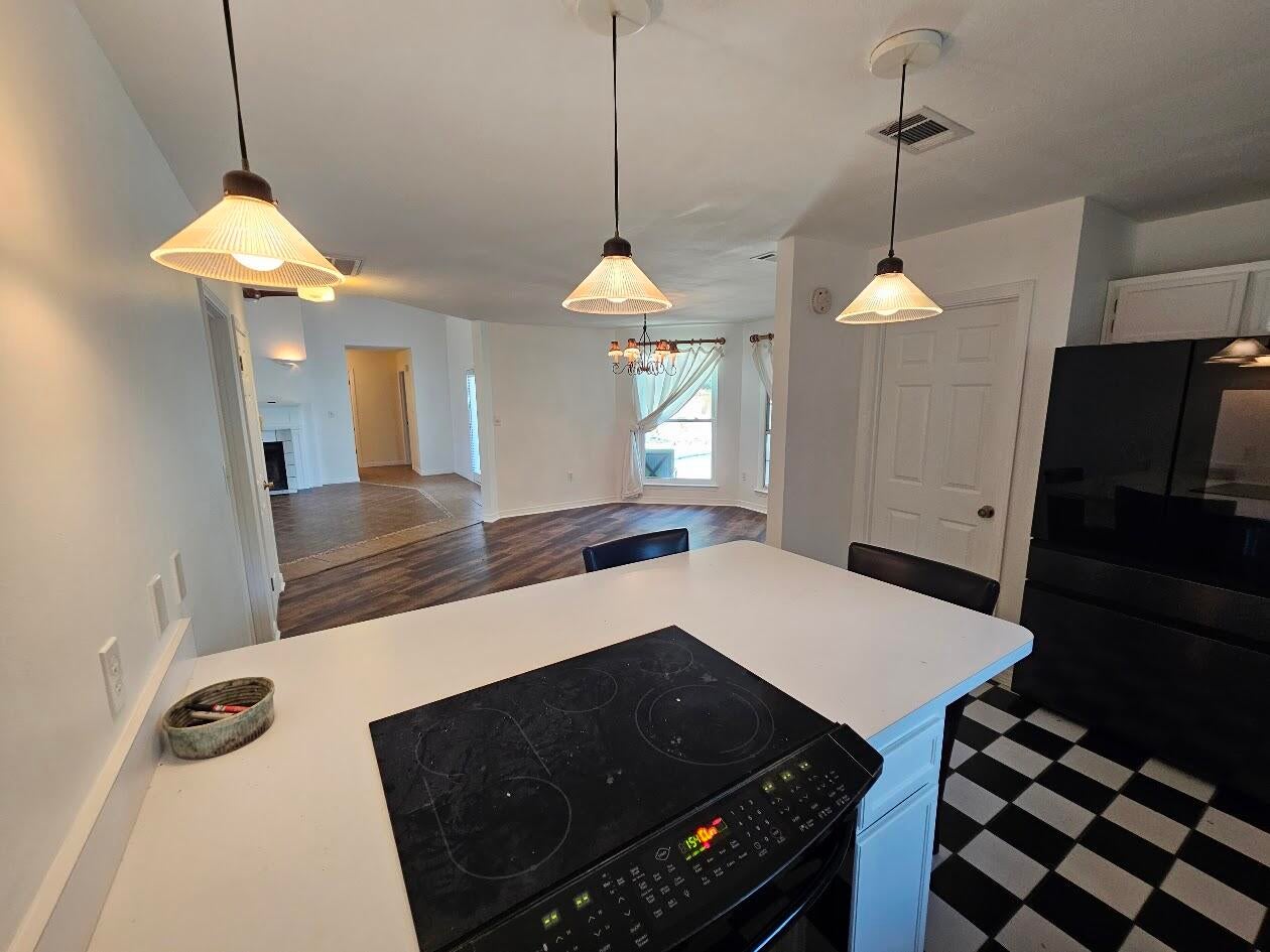 BAYVIEW MANOR 1ST ADDN - Residential