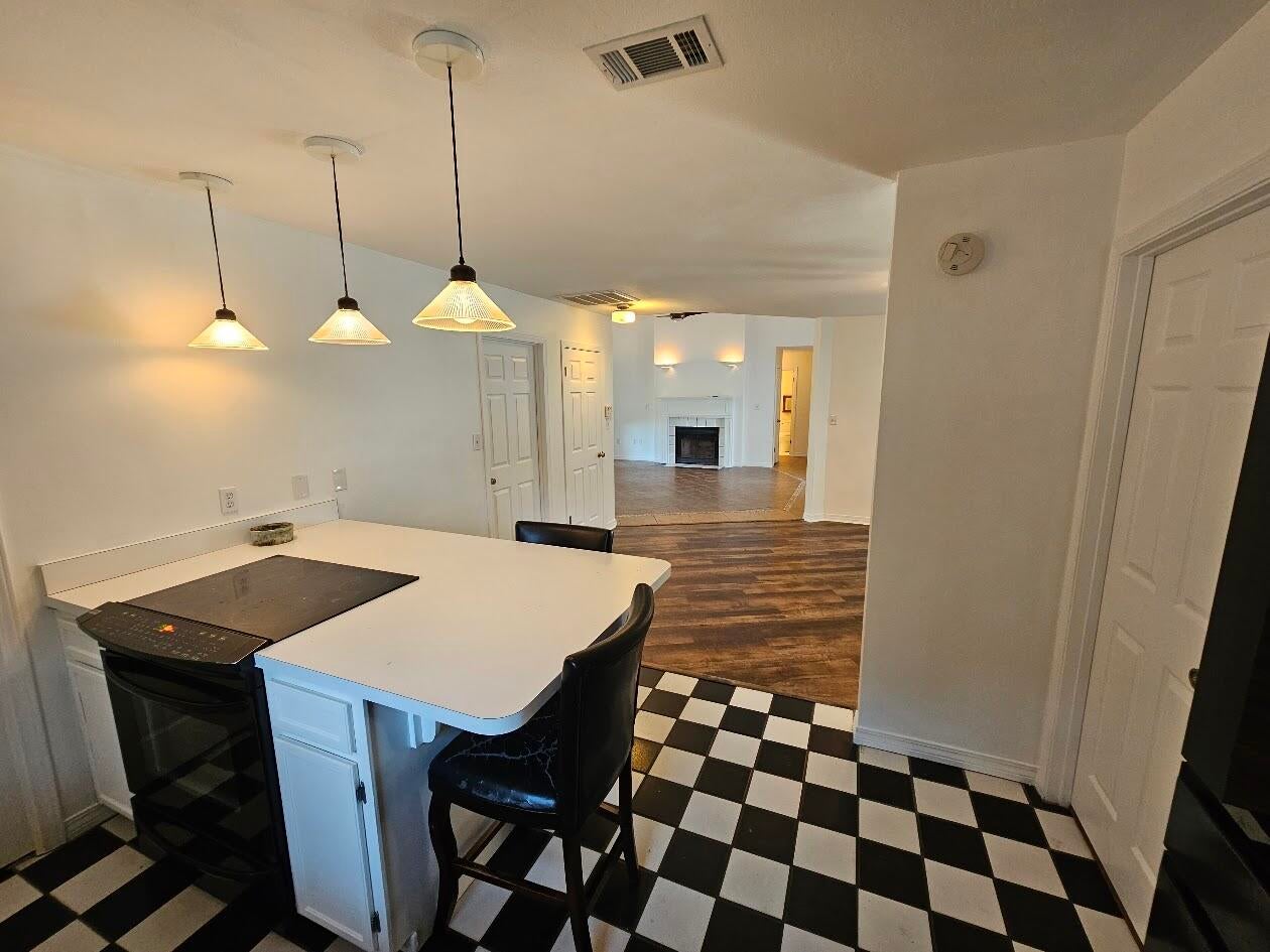BAYVIEW MANOR 1ST ADDN - Residential