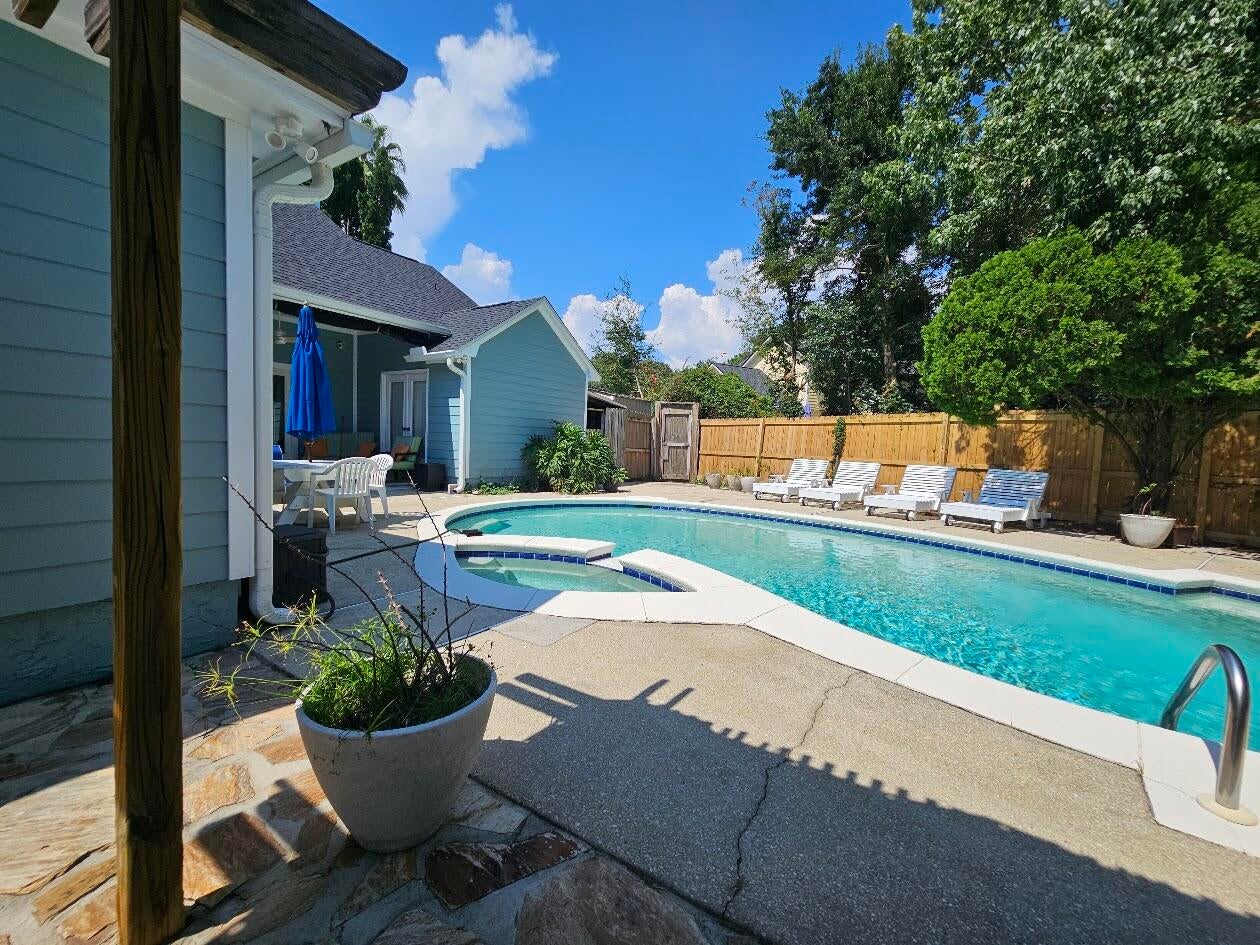 BAYVIEW MANOR 1ST ADDN - Residential