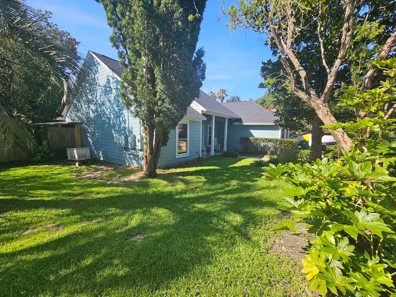 BAYVIEW MANOR 1ST ADDN - Residential