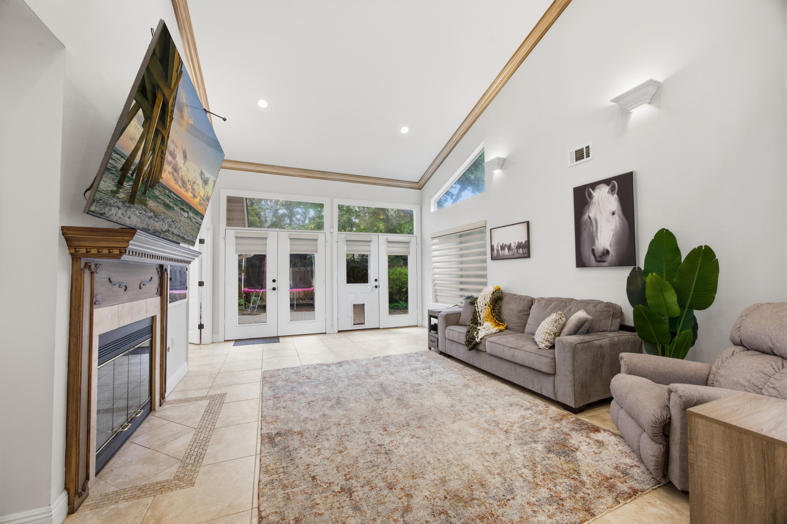 LAKE POINTE - Residential