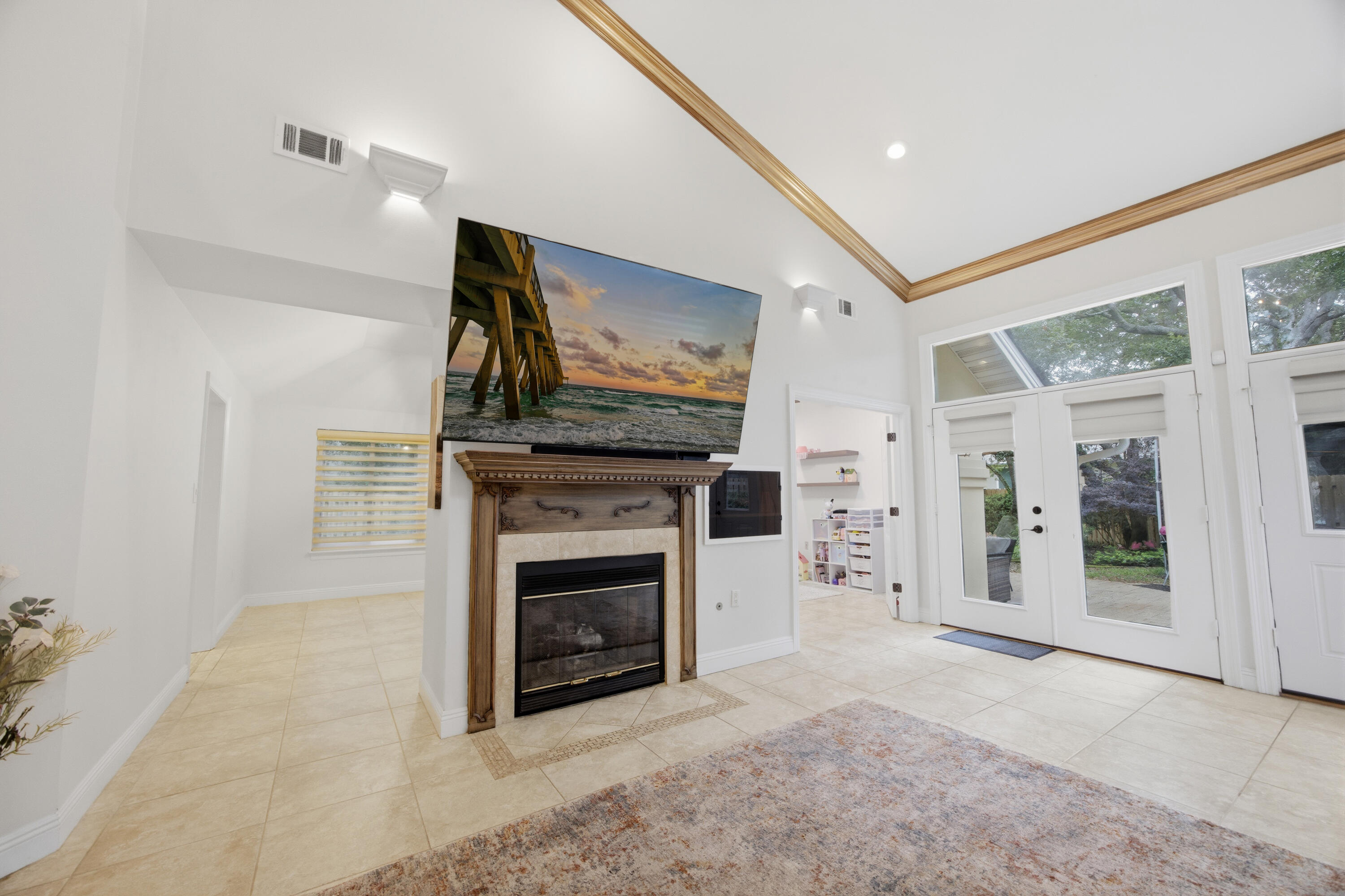 LAKE POINTE - Residential