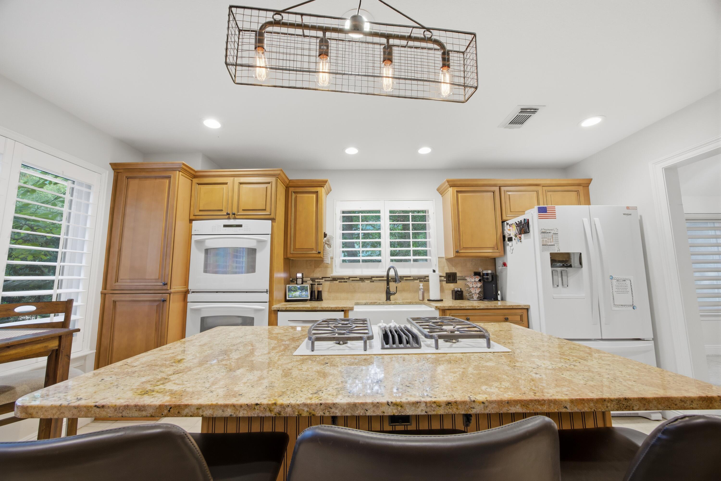 LAKE POINTE - Residential