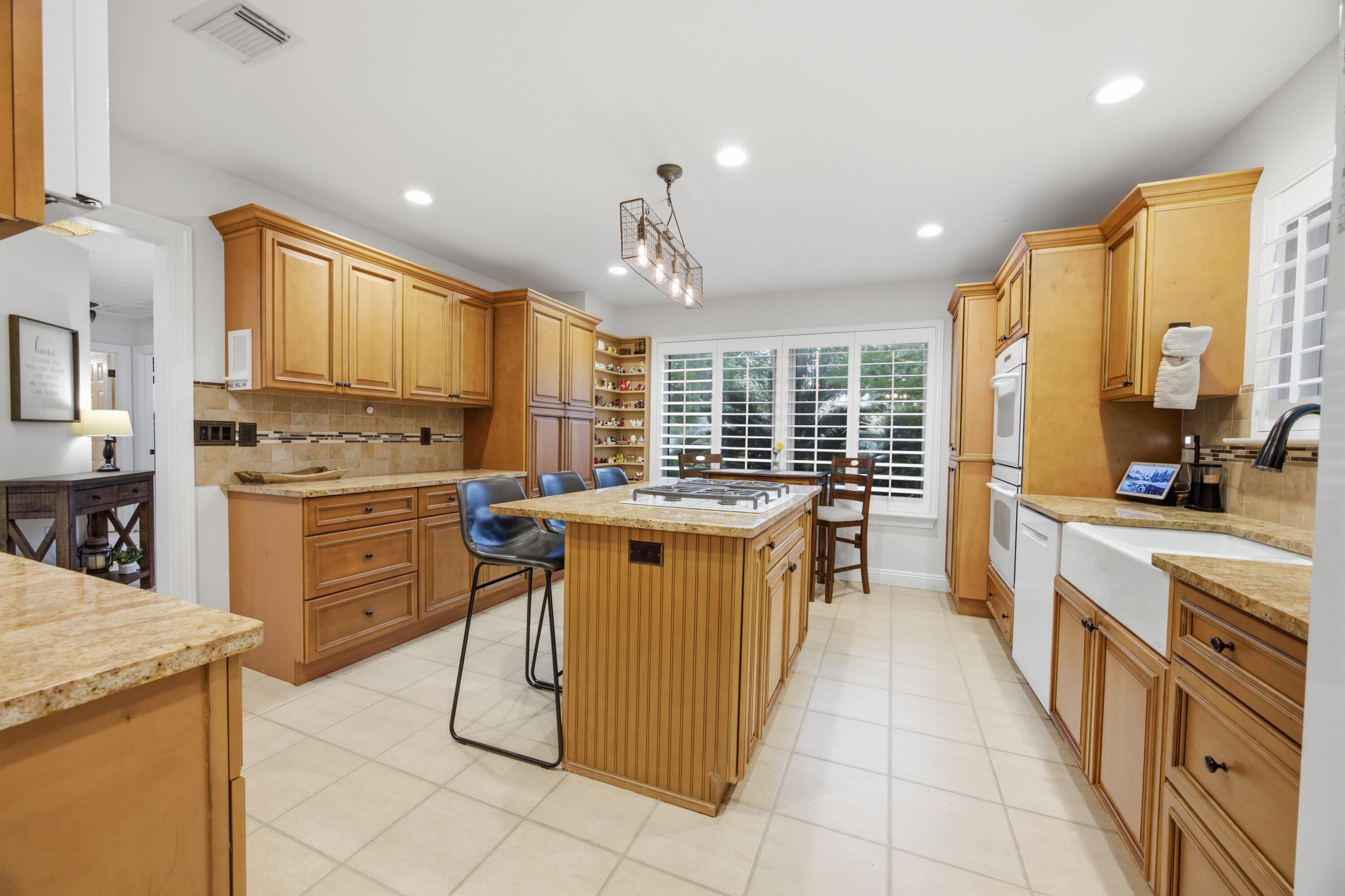 LAKE POINTE - Residential