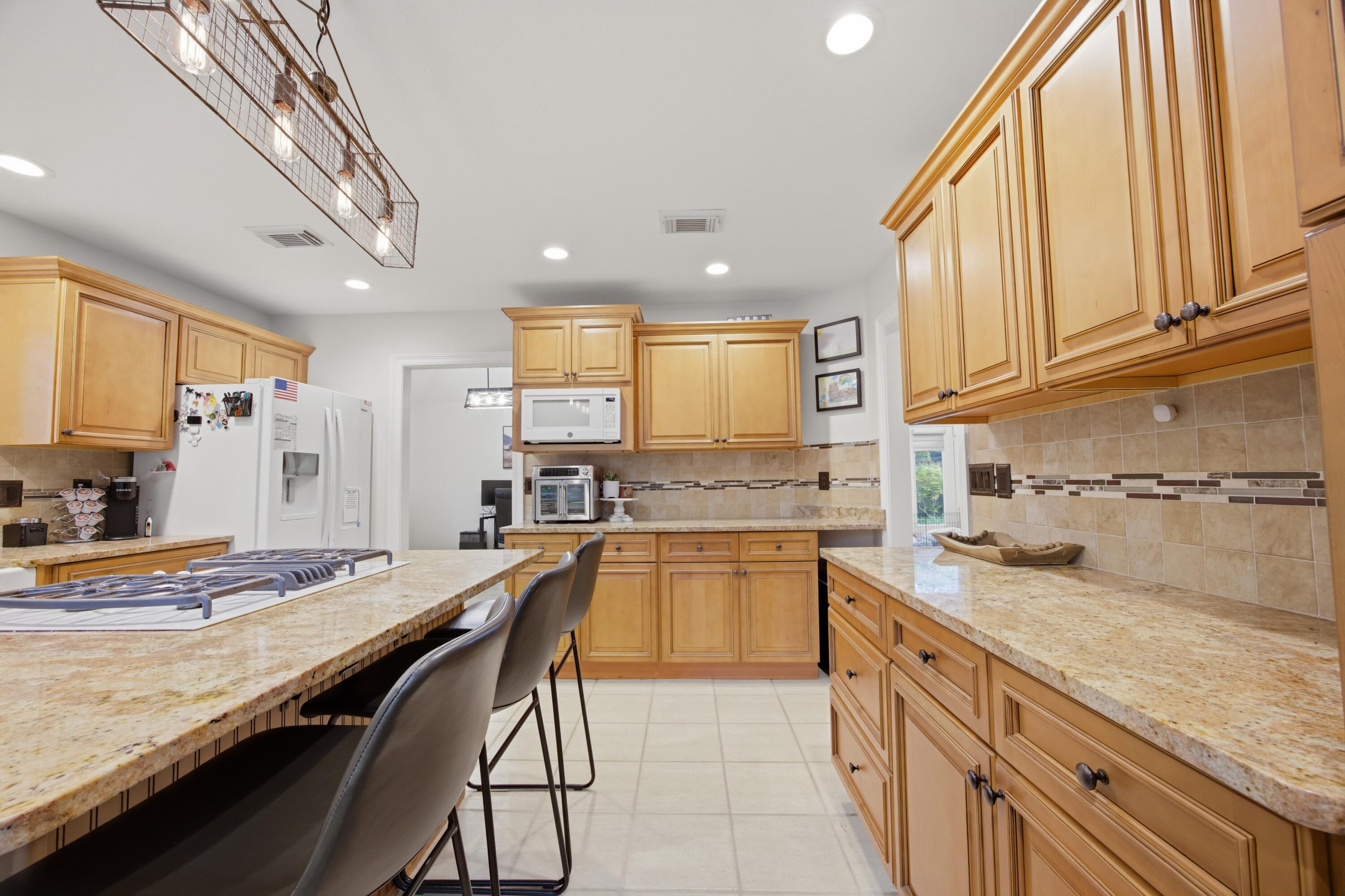 LAKE POINTE - Residential