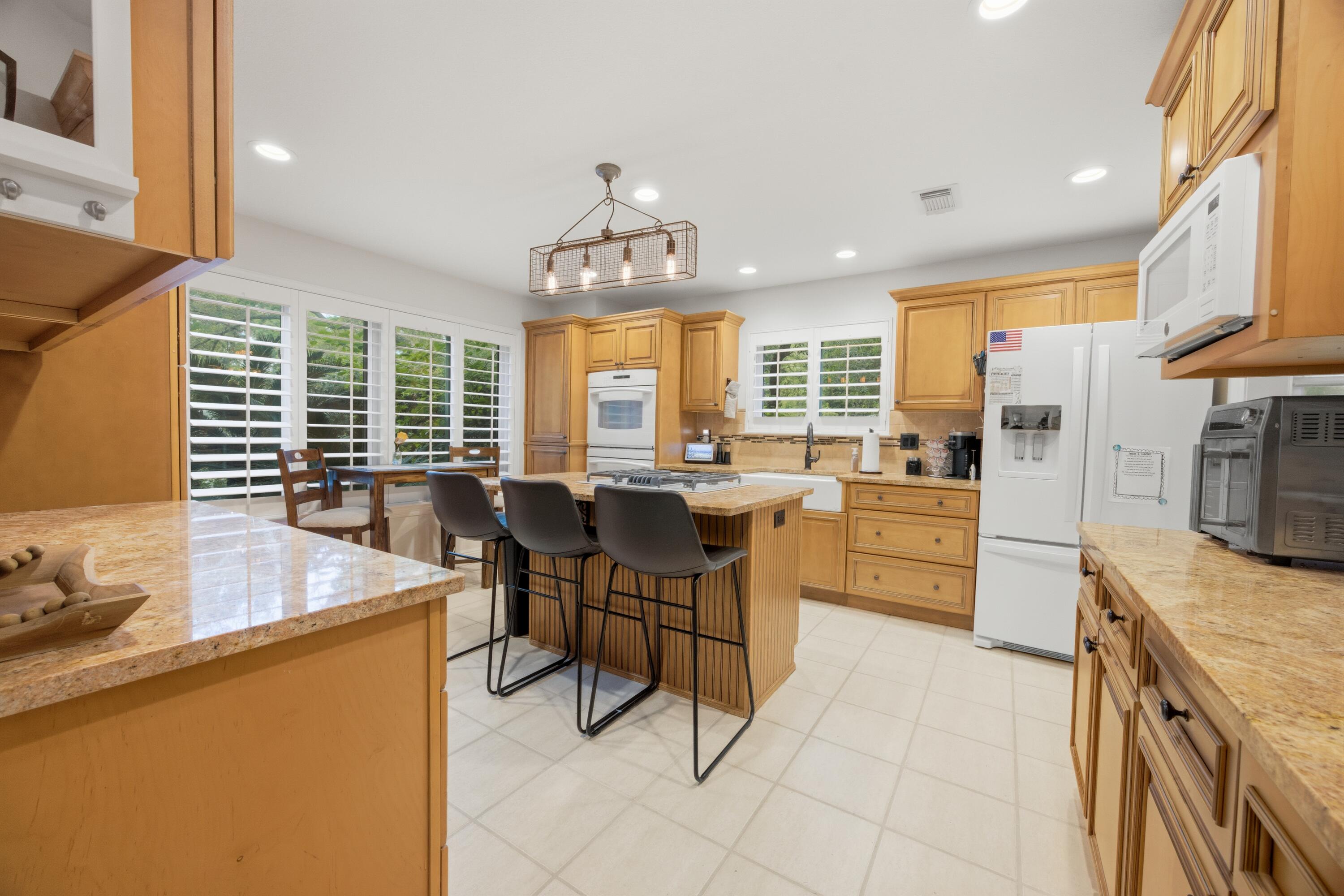 LAKE POINTE - Residential
