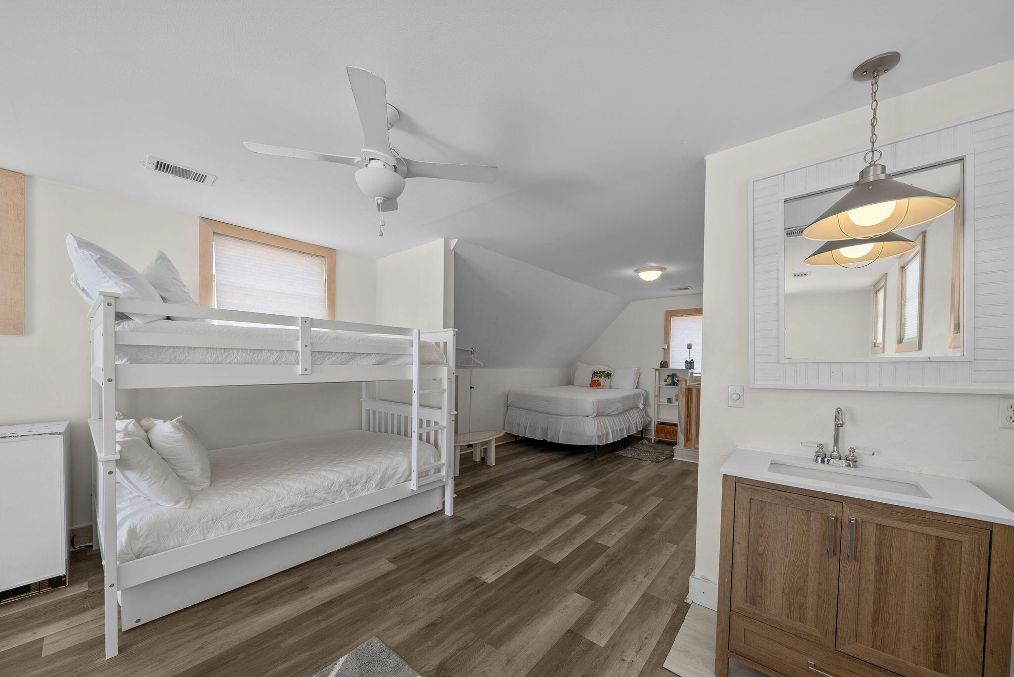 SUNRISE BEACH - Residential