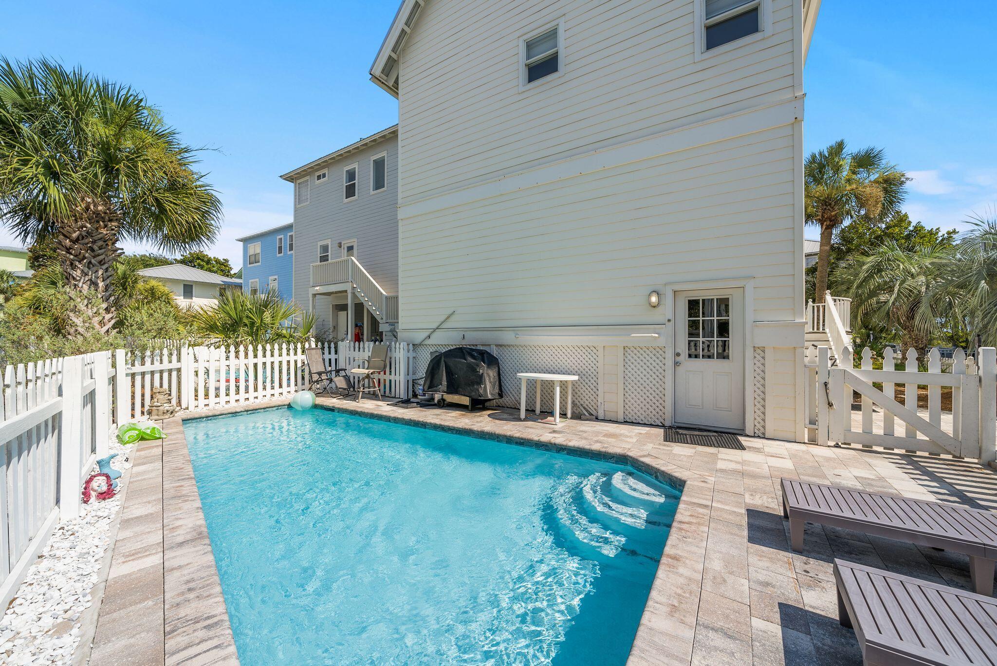 SUNRISE BEACH - Residential