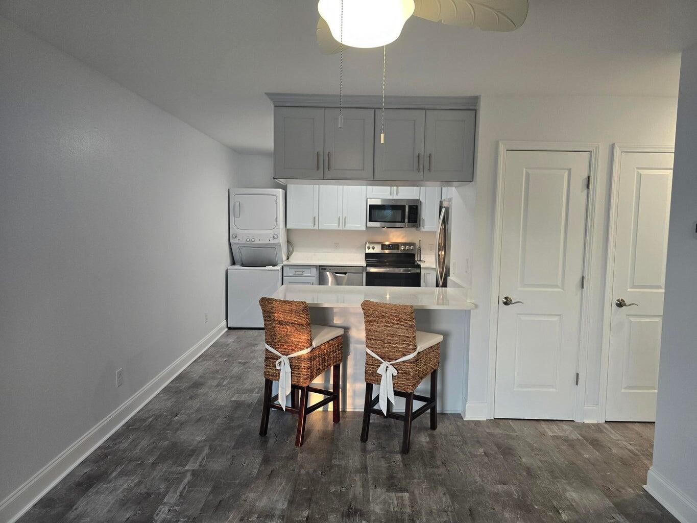 BREAKERS WEST - Residential Lease