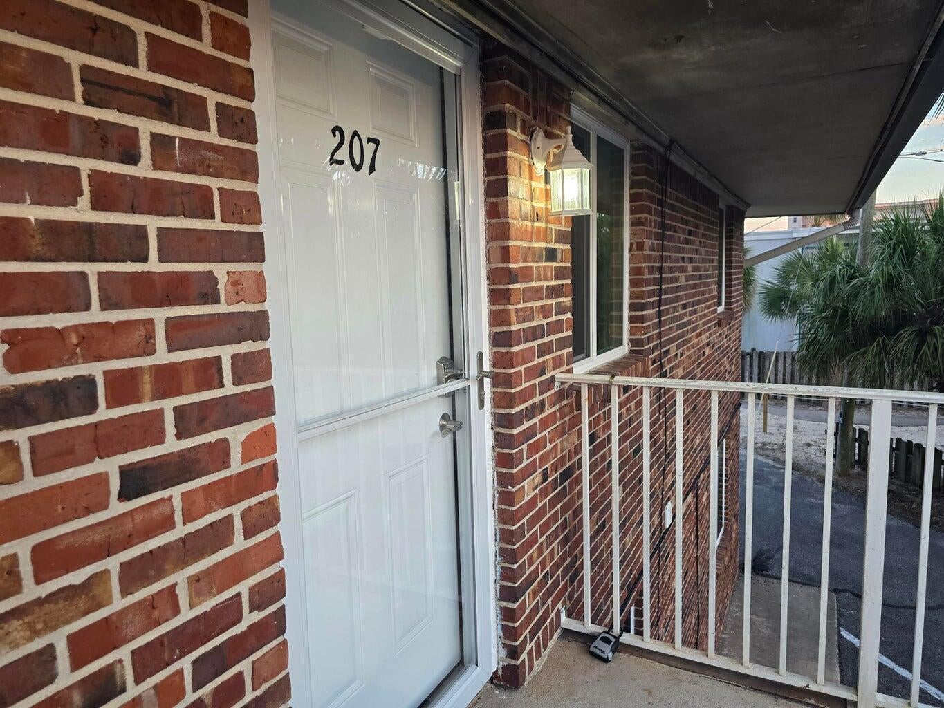 BREAKERS WEST - Residential Lease