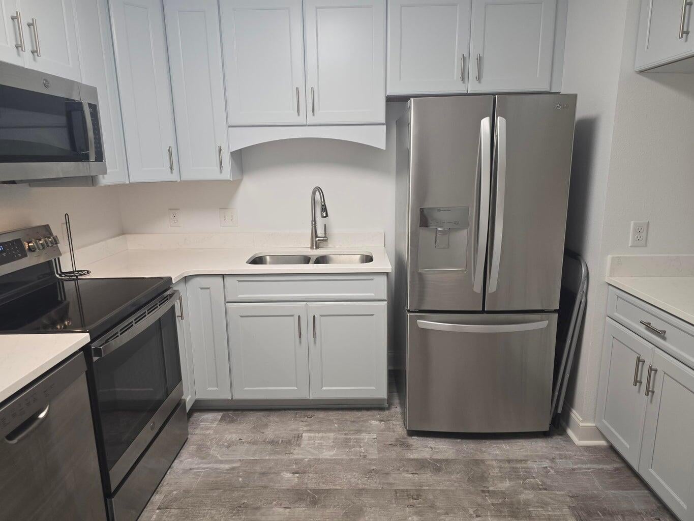 BREAKERS WEST - Residential Lease