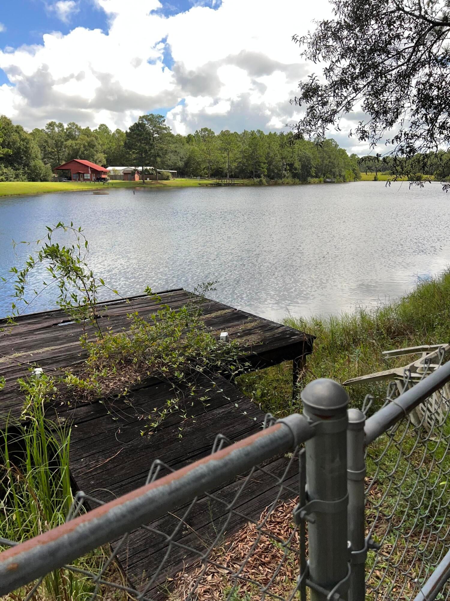 IMPERIAL LAKES - Residential