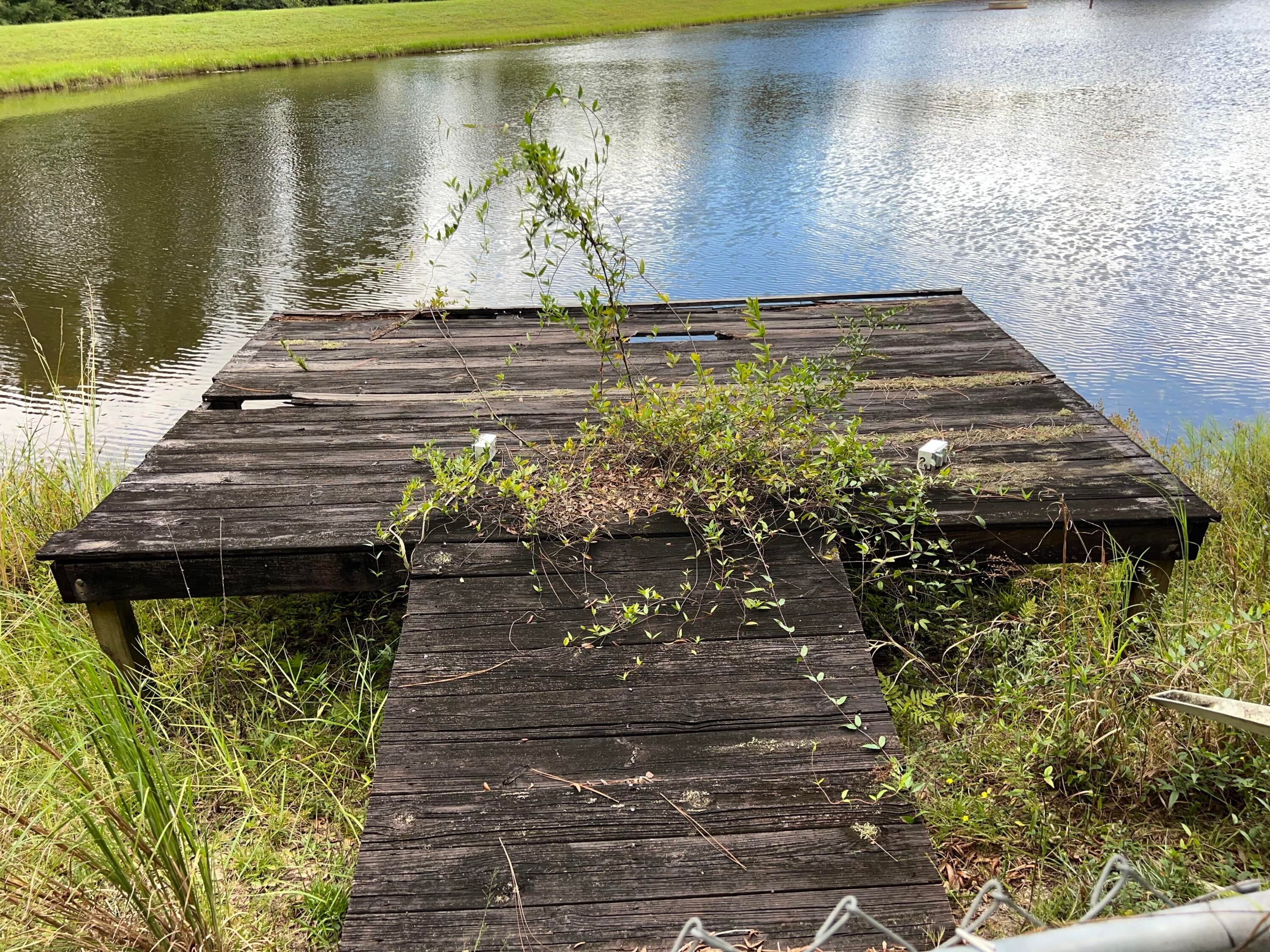 IMPERIAL LAKES - Residential