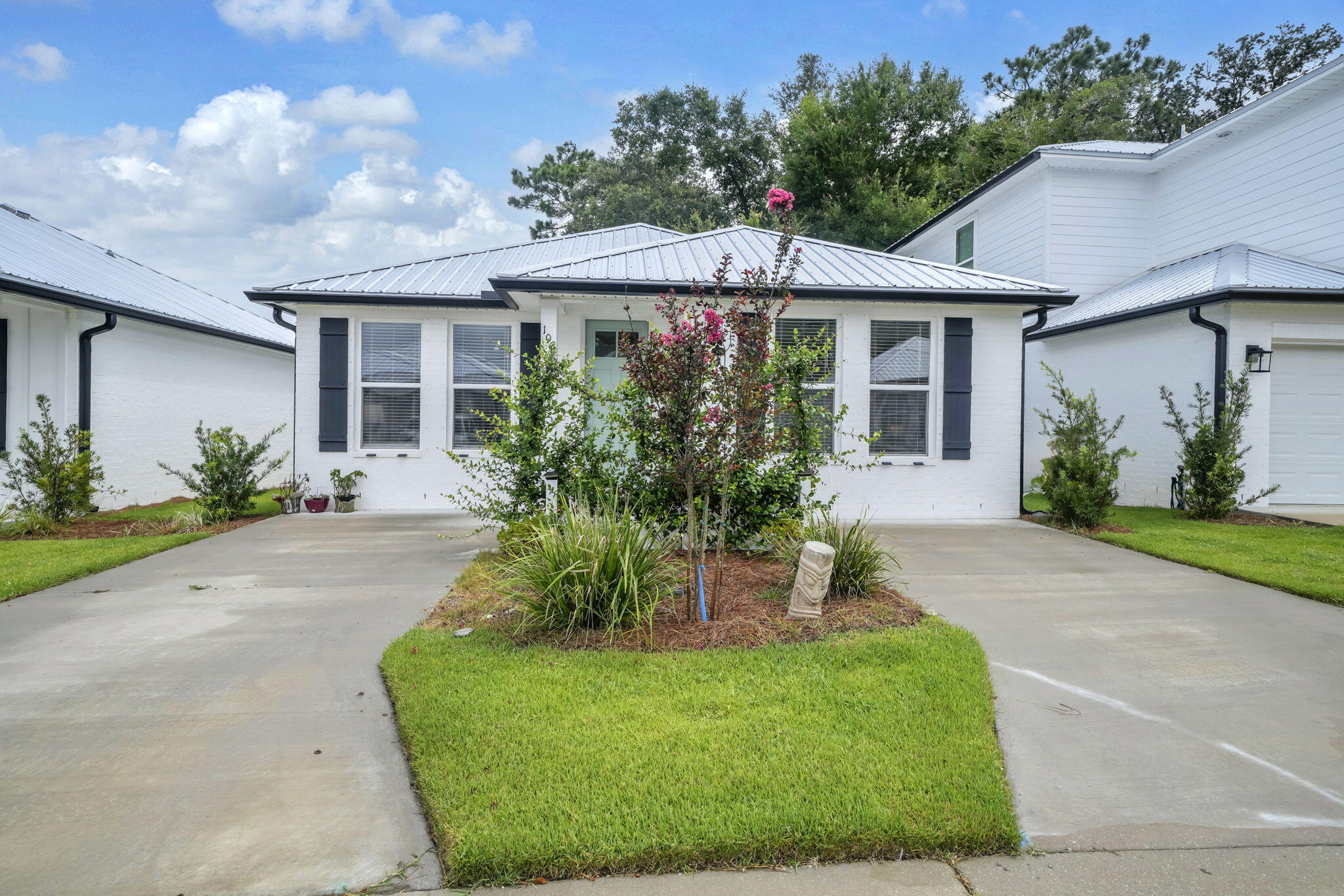 KAKE COTTAGES - Residential