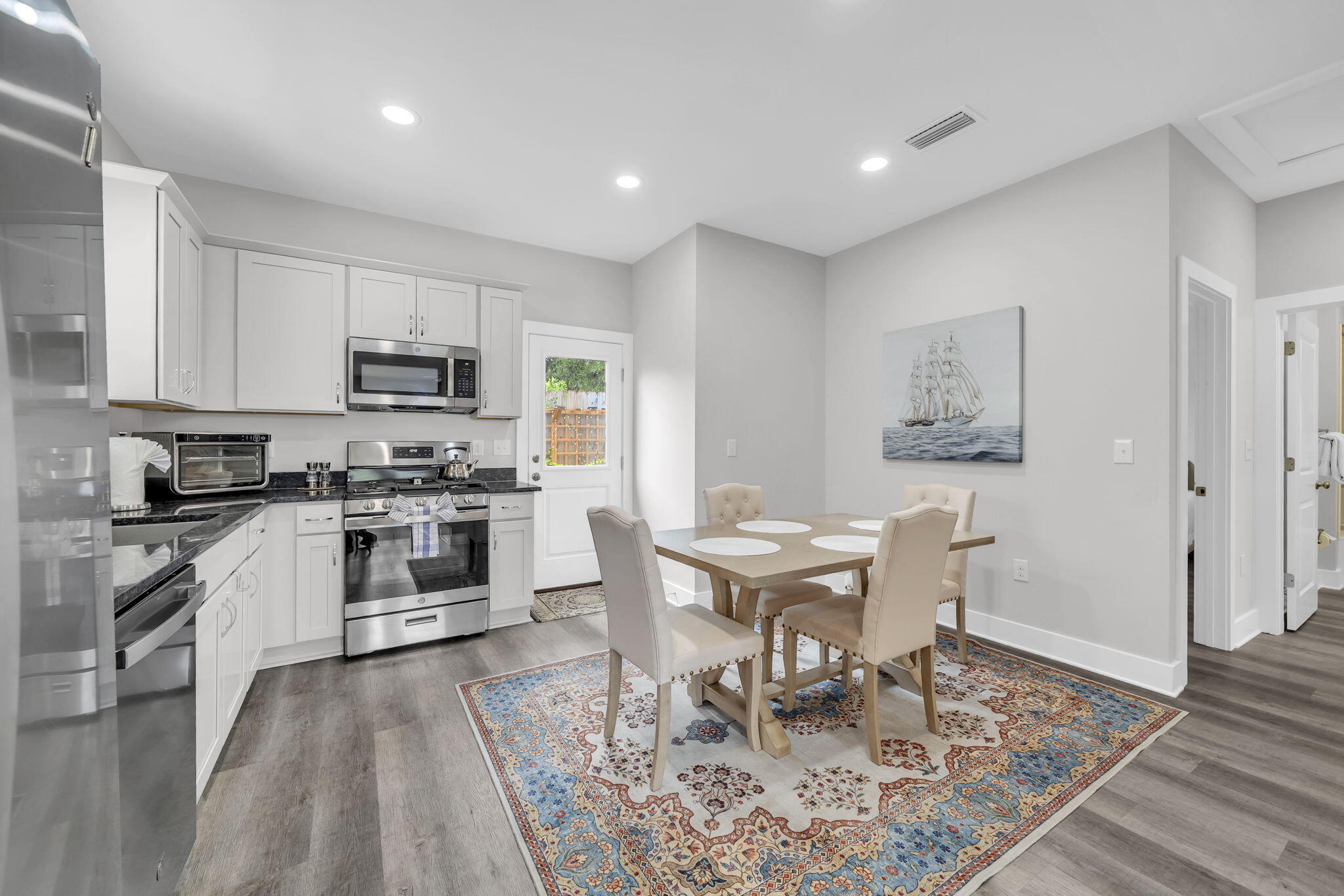 KAKE COTTAGES - Residential