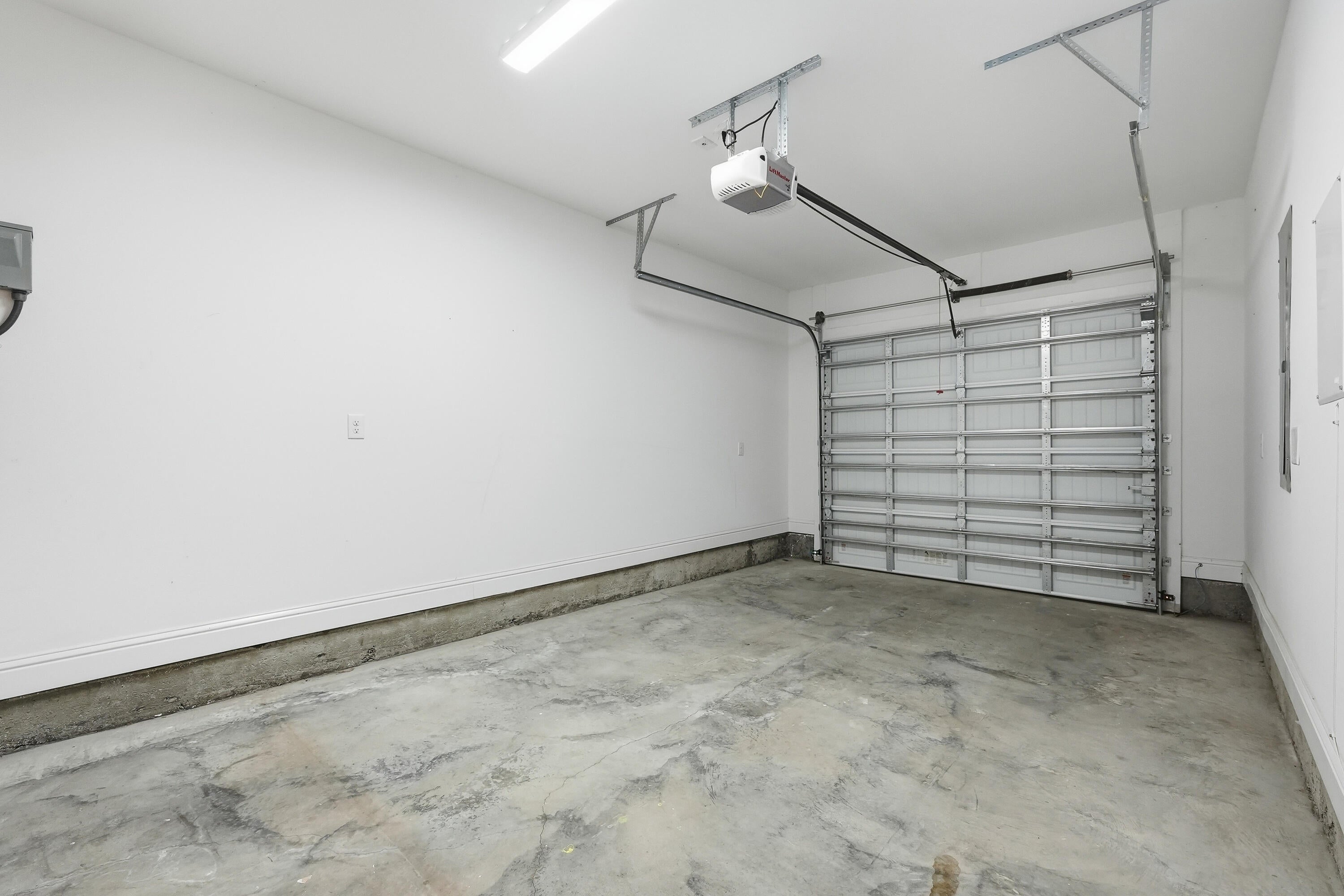BLUEWATER COMMON - Residential Lease