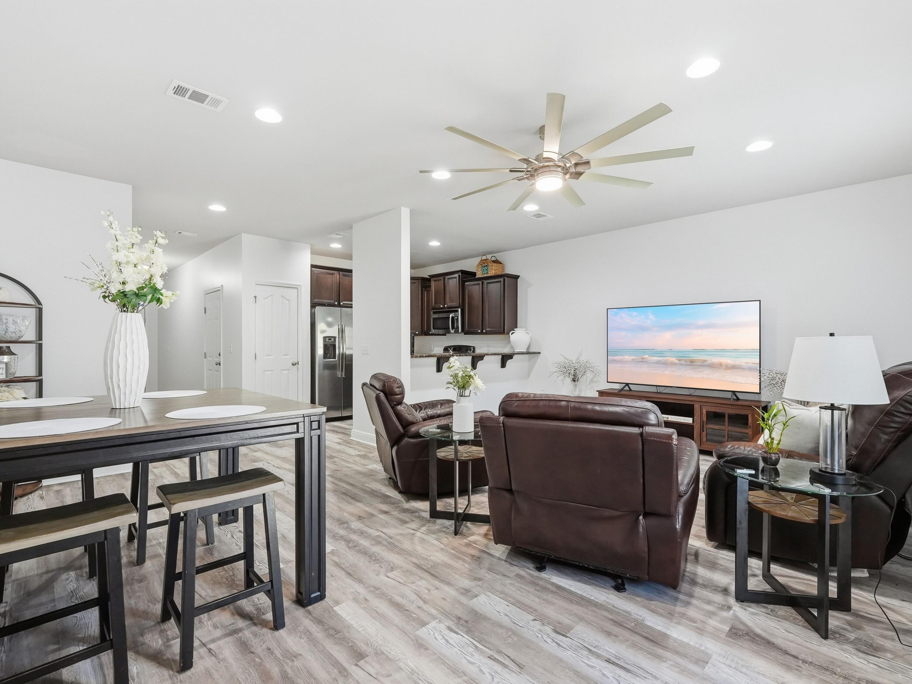 RESERVE POINTE - Residential