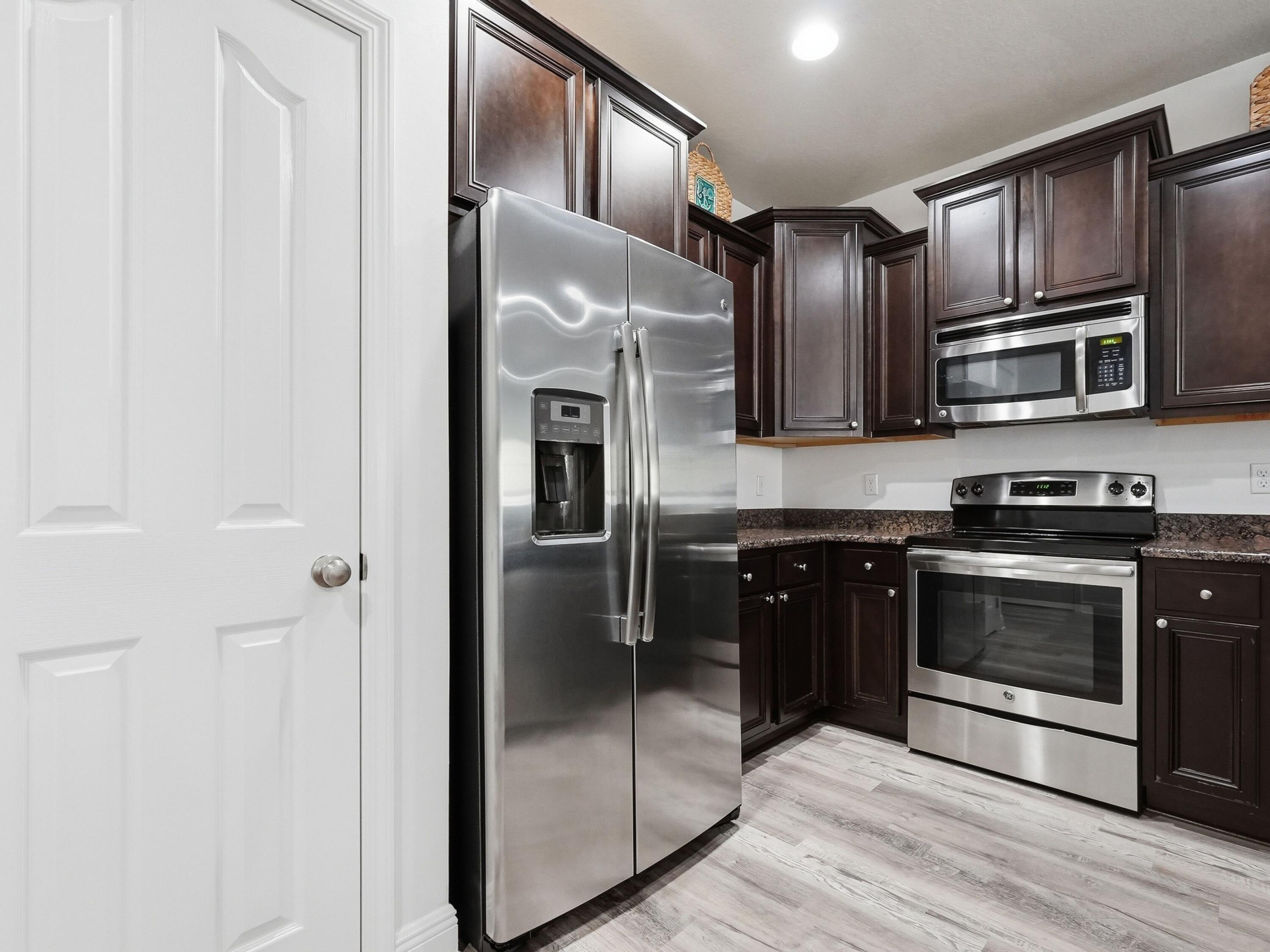 RESERVE POINTE - Residential