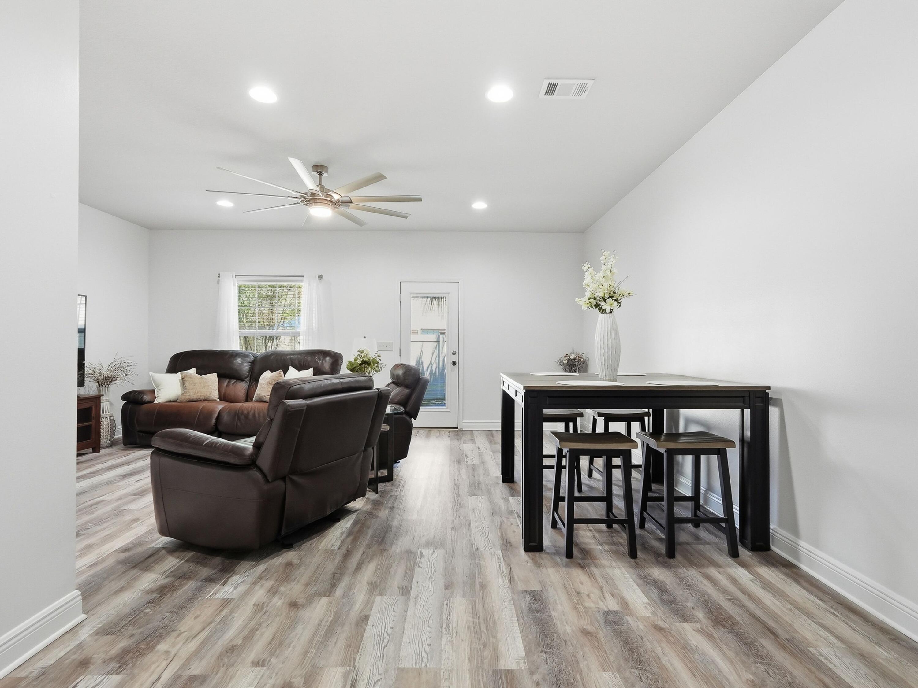 RESERVE POINTE - Residential