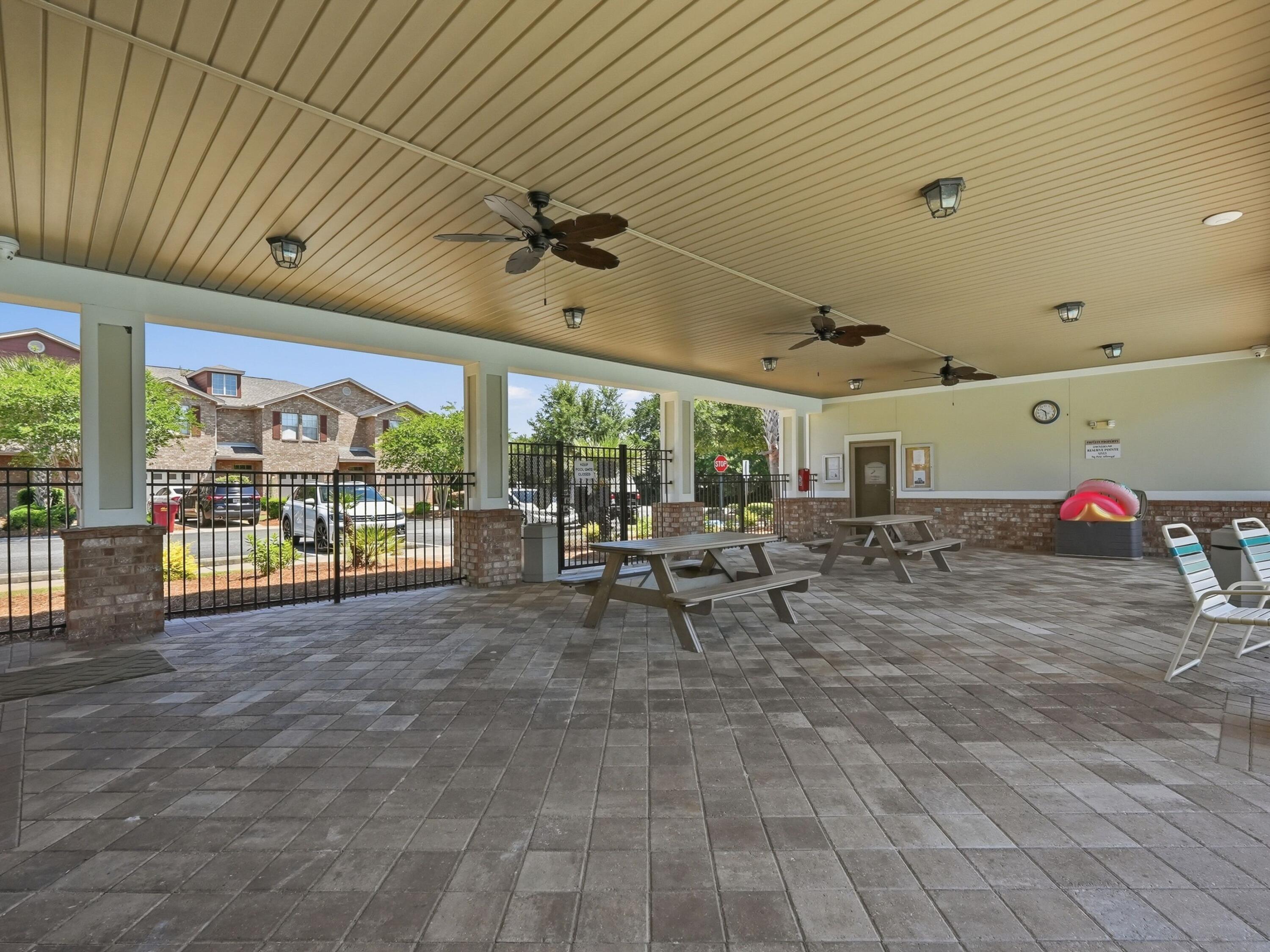 RESERVE POINTE - Residential