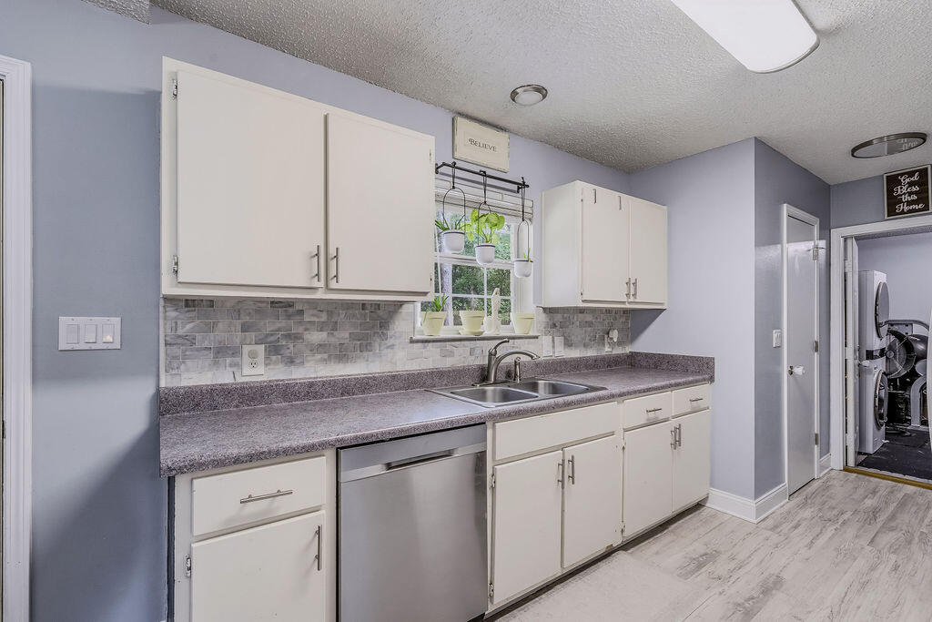 SOUTH POINTE ESTATES - Residential