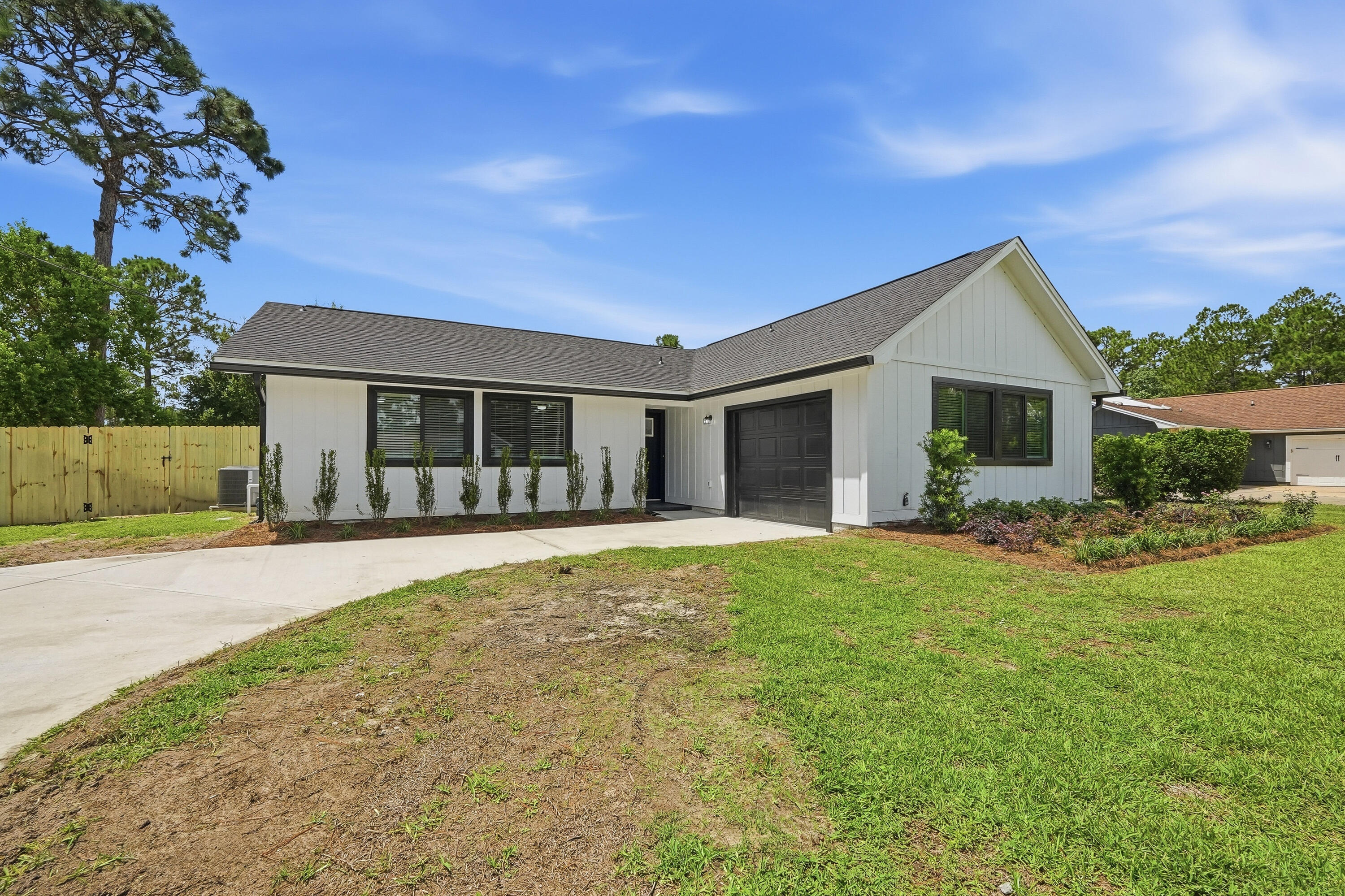 HOLLEY BY THE SEA - Residential