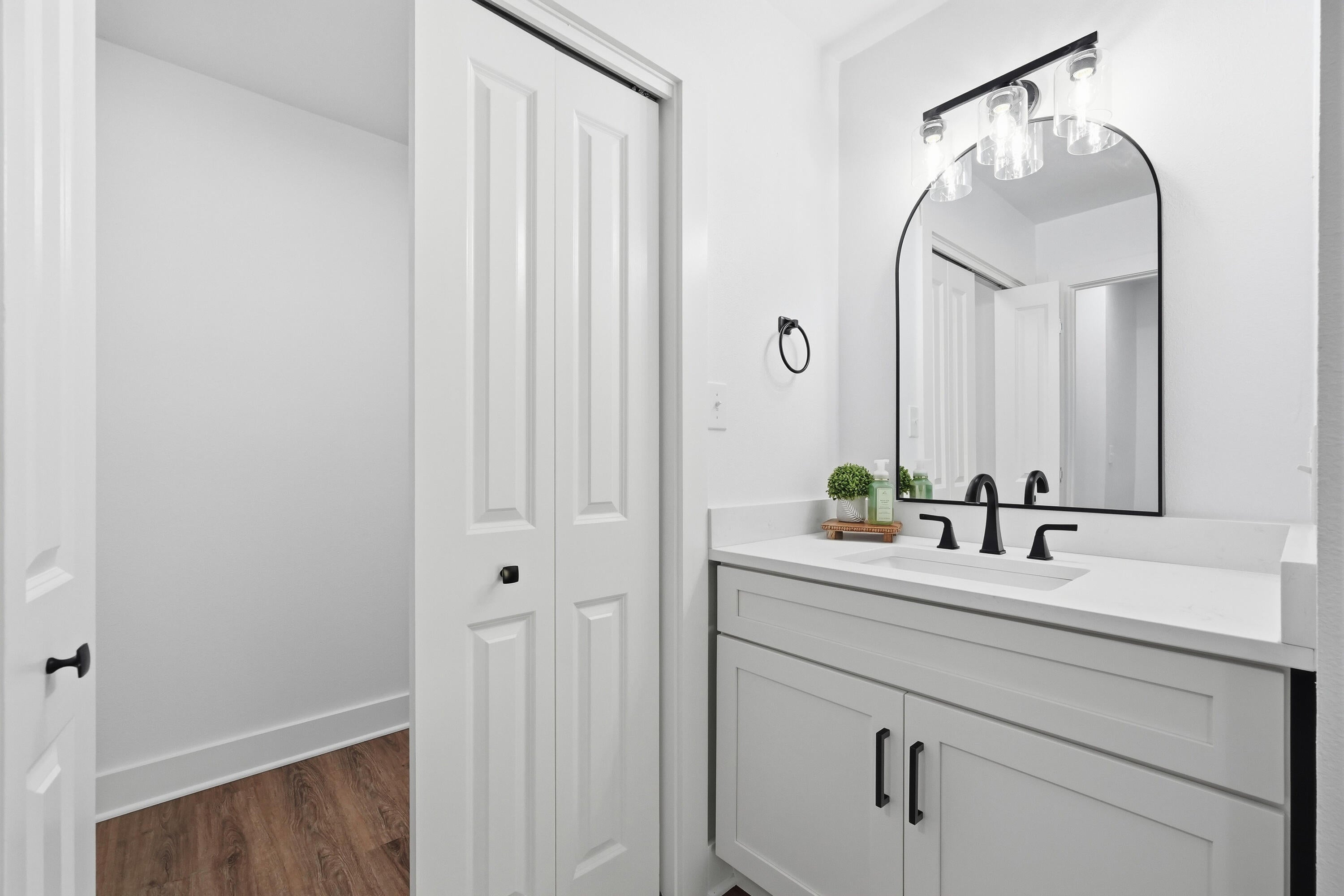 HOLLEY BY THE SEA - Residential