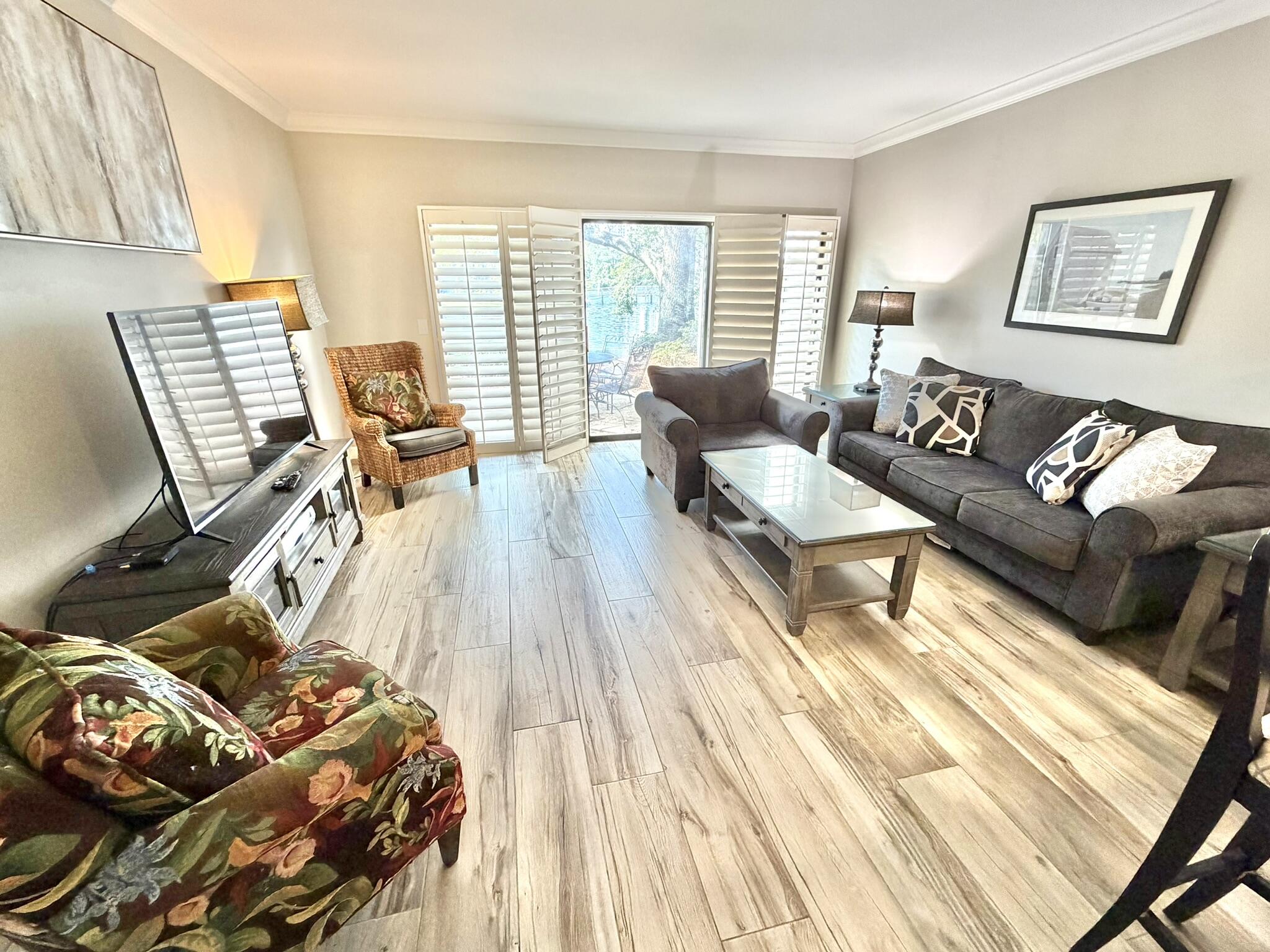 BEACHWALK T/H - Residential