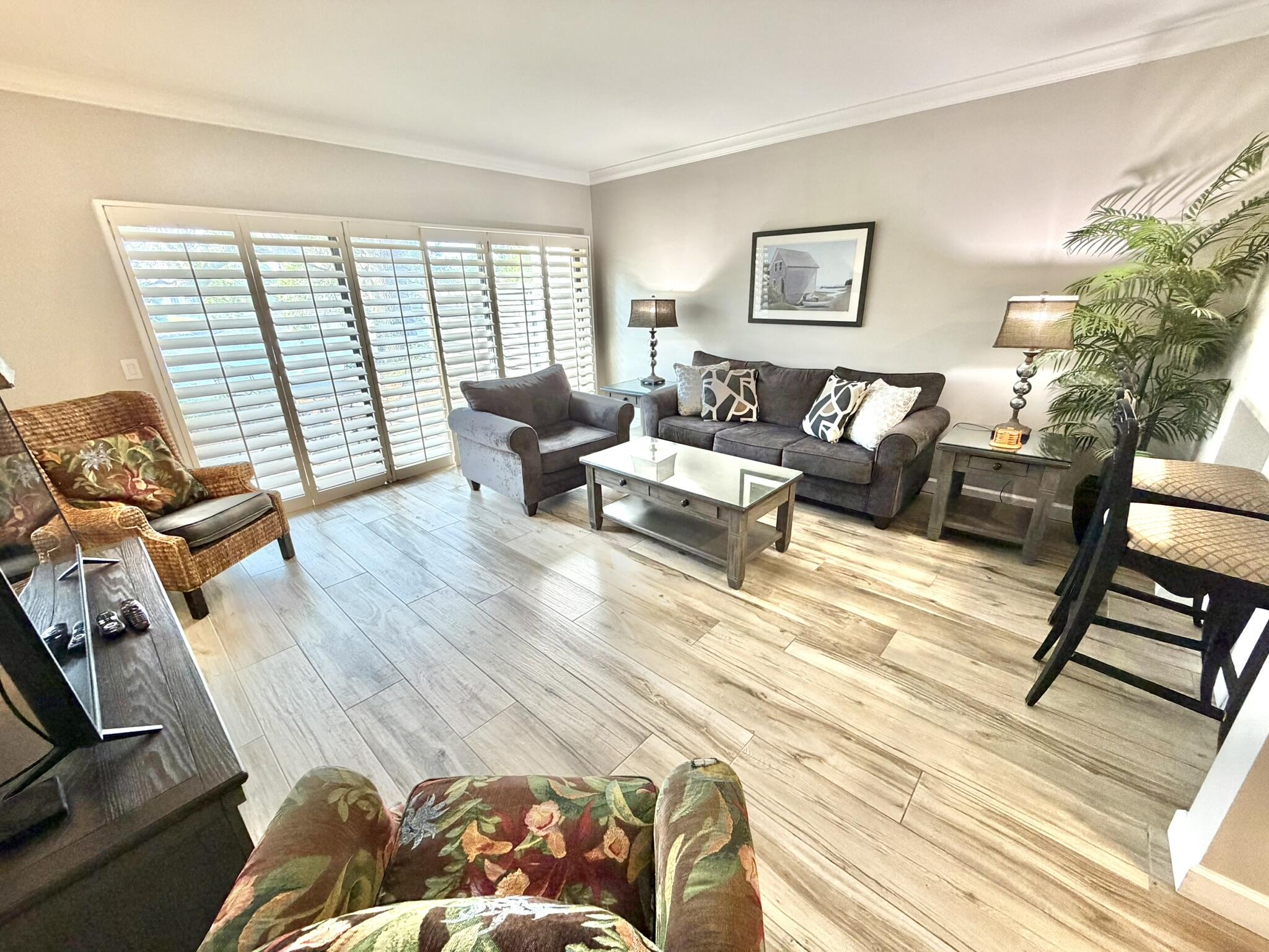 BEACHWALK T/H - Residential