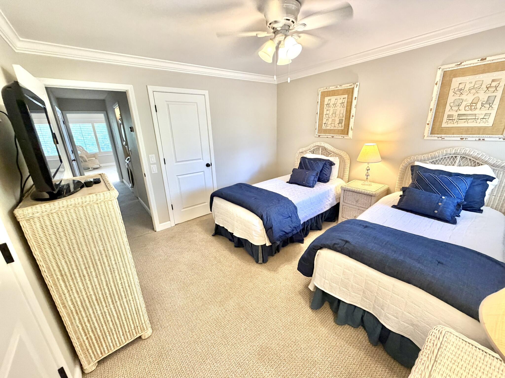BEACHWALK T/H - Residential