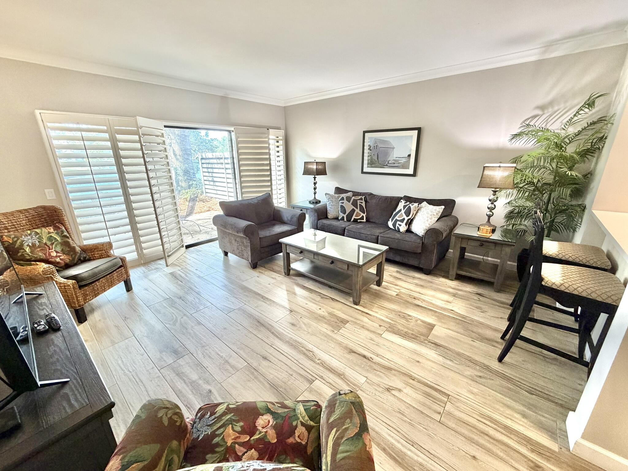 BEACHWALK T/H - Residential