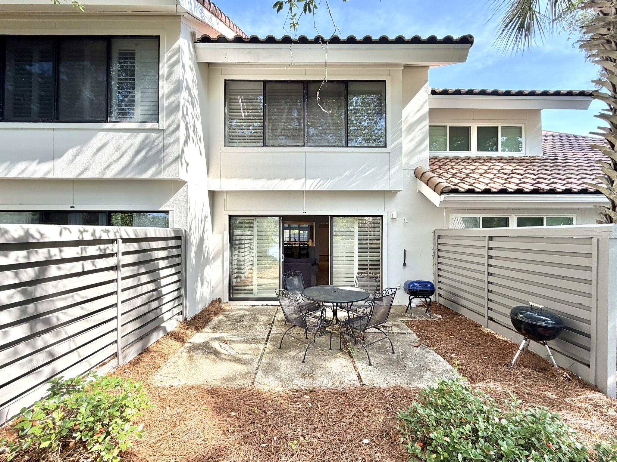 BEACHWALK T/H - Residential