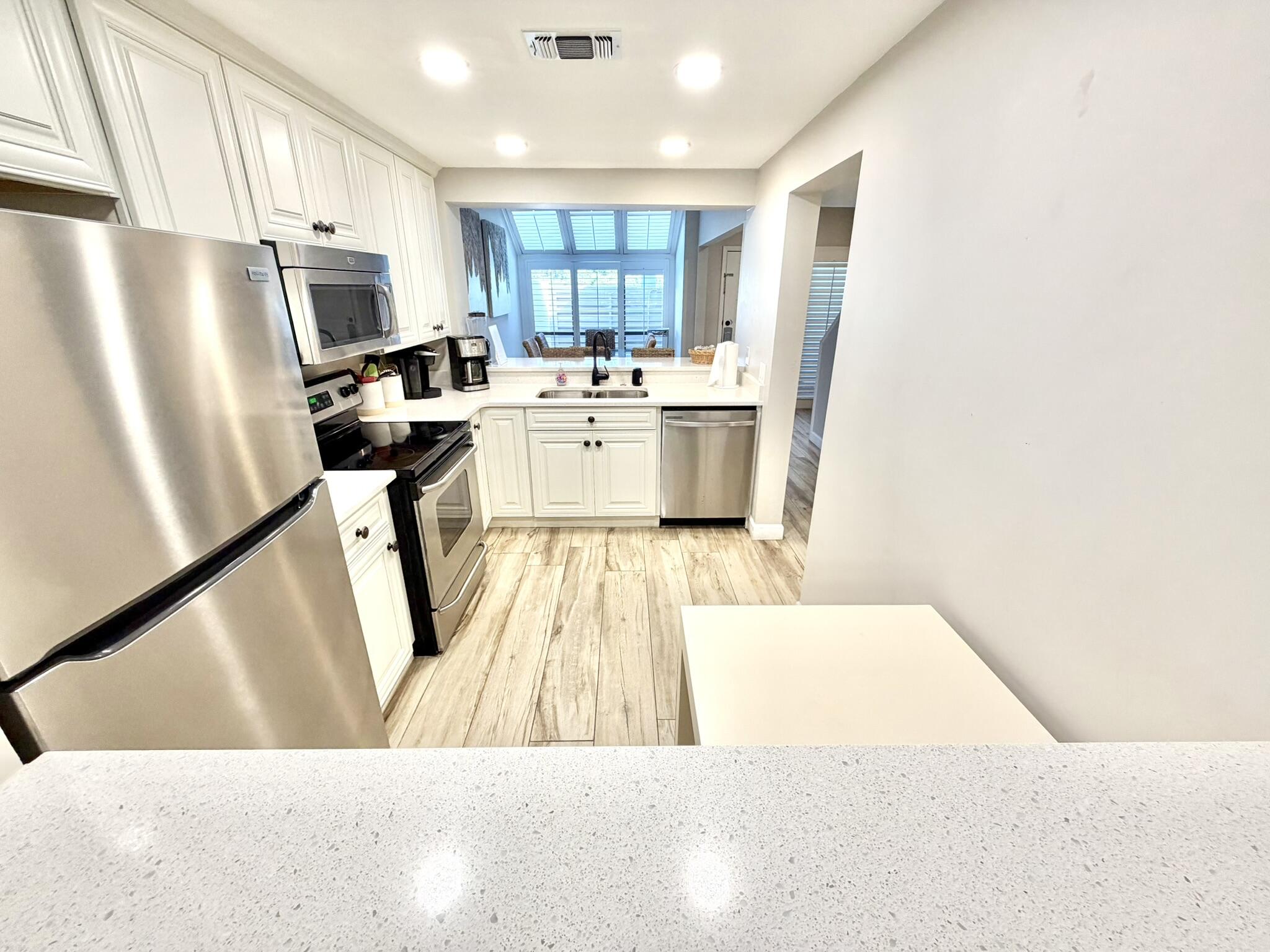 BEACHWALK T/H - Residential