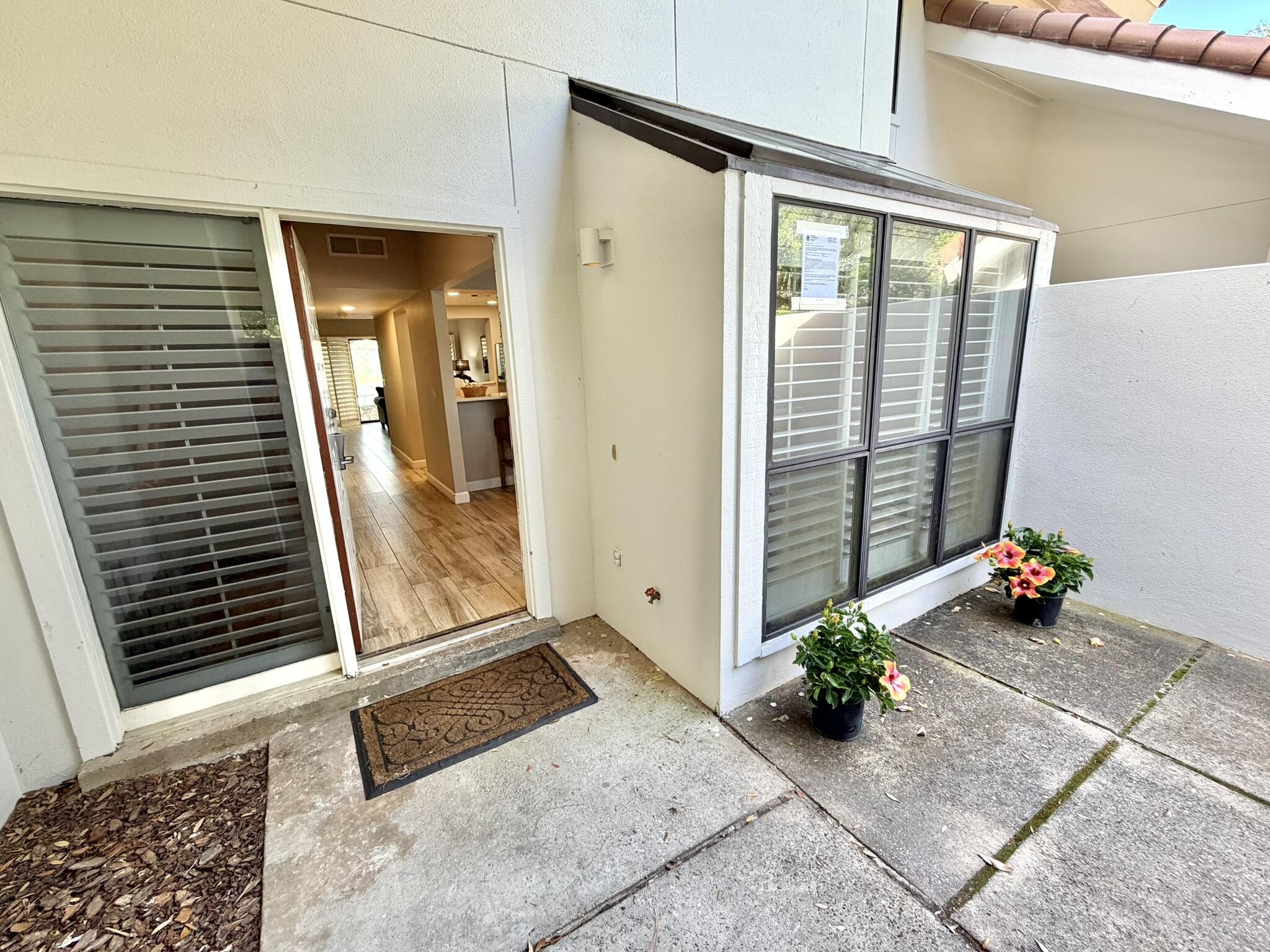 BEACHWALK T/H - Residential